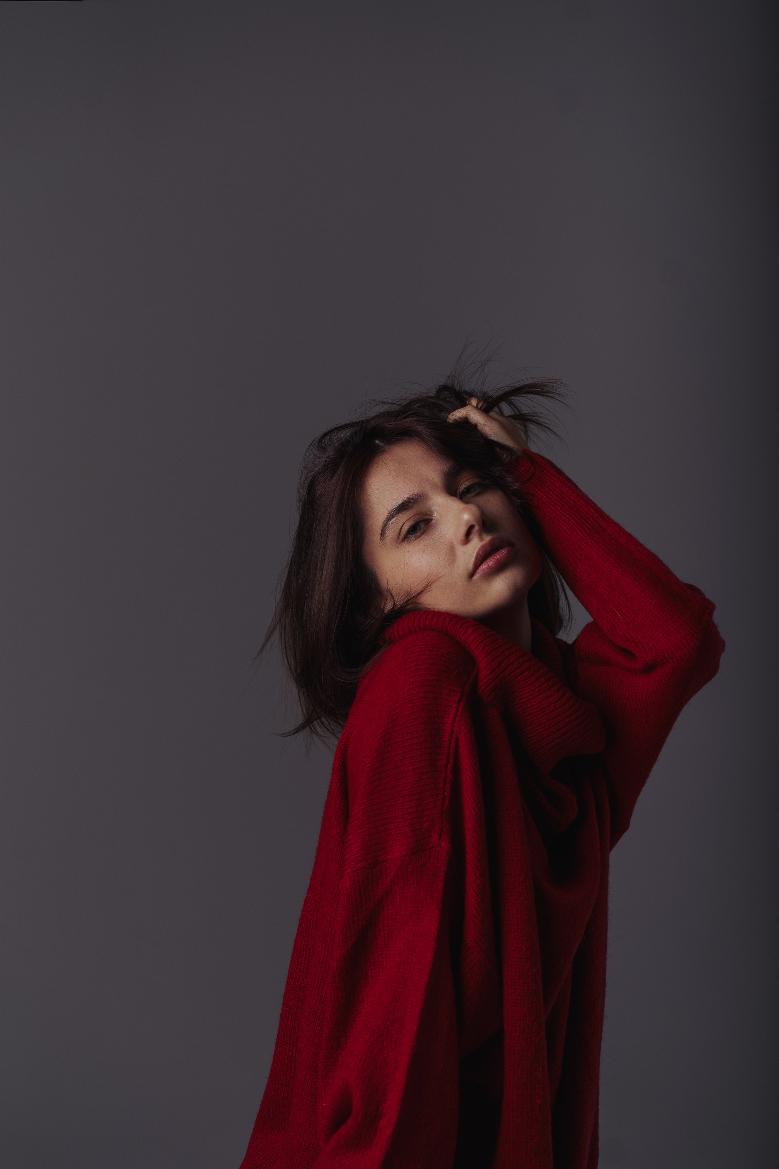 Девушка в красном