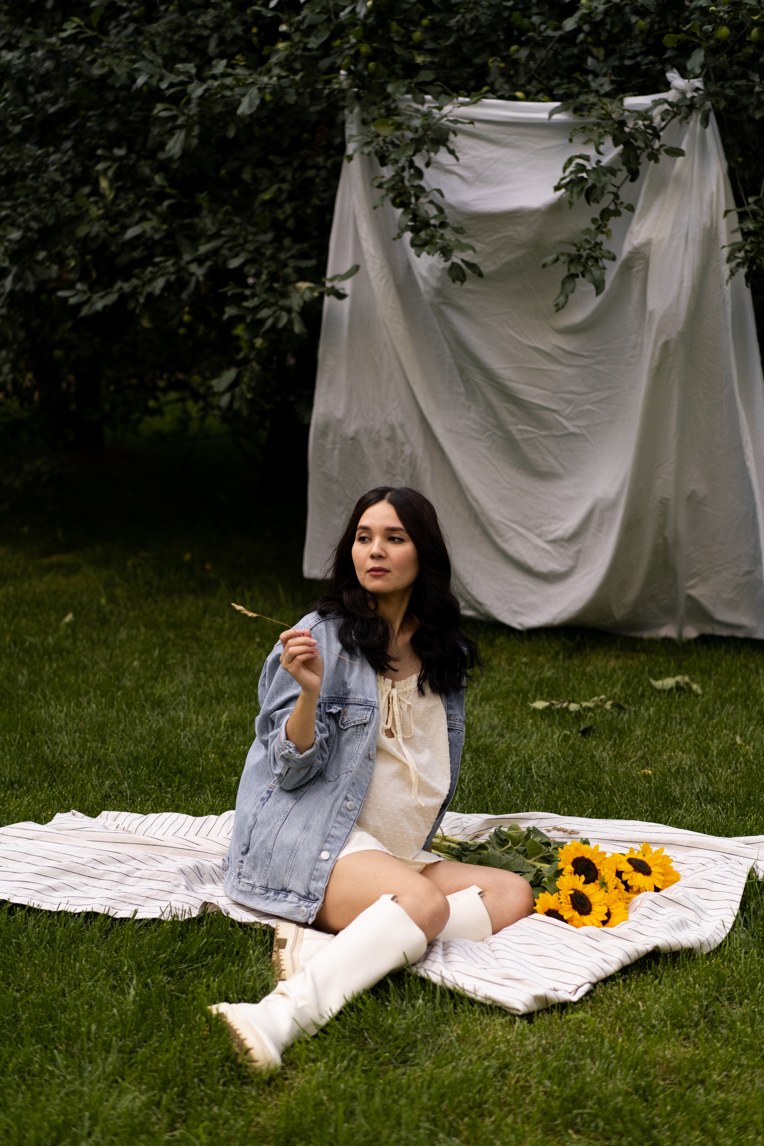 Алина, Тея & подсолнухи, фотосессия беременности. Рыжкова Елена — контент фотограф Москва Тюмень. Стилизация съемки