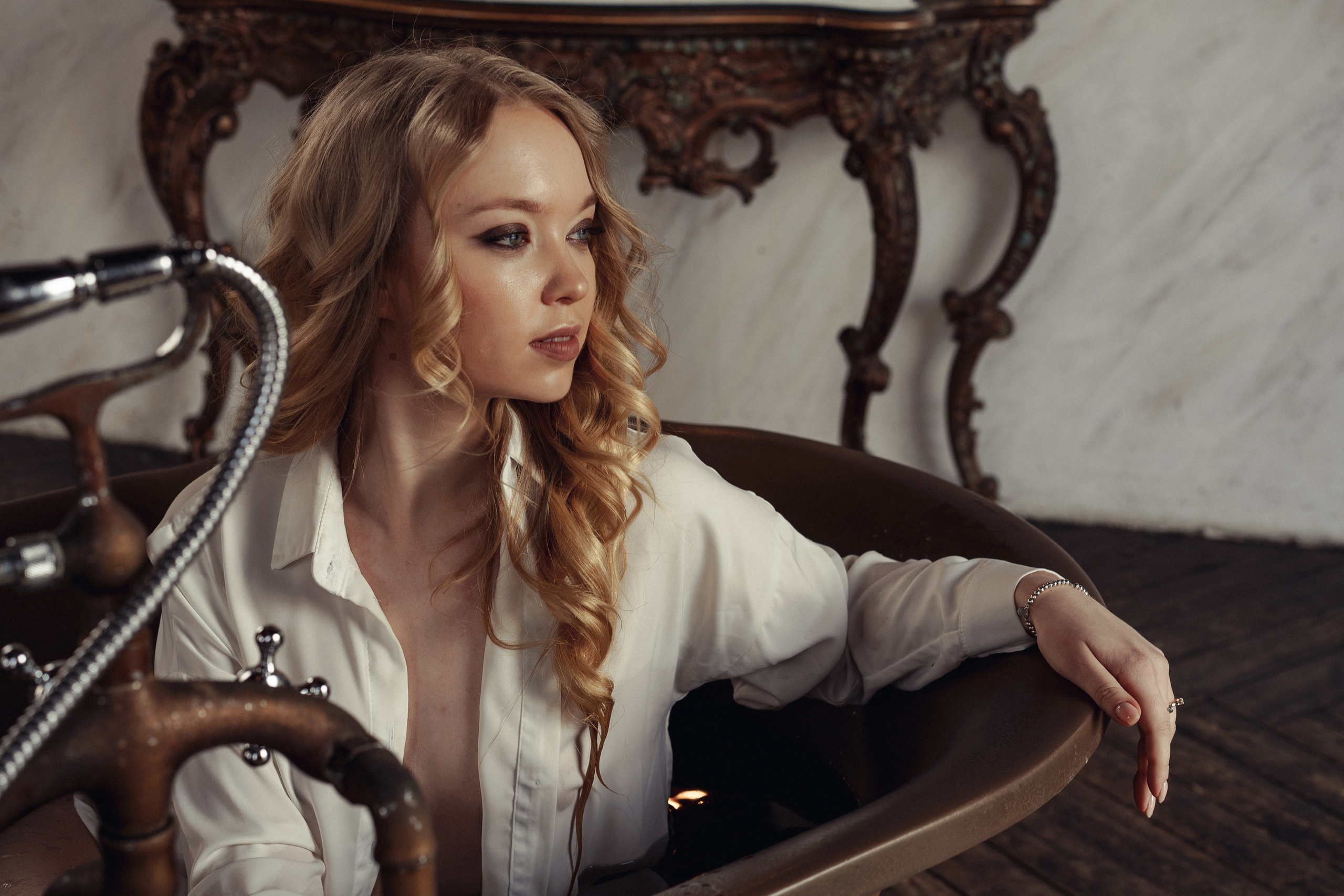 Фотосессия девушки в ванной. Рыжкова Елена — контент фотограф Москва Тюмень. Стилизация съемки