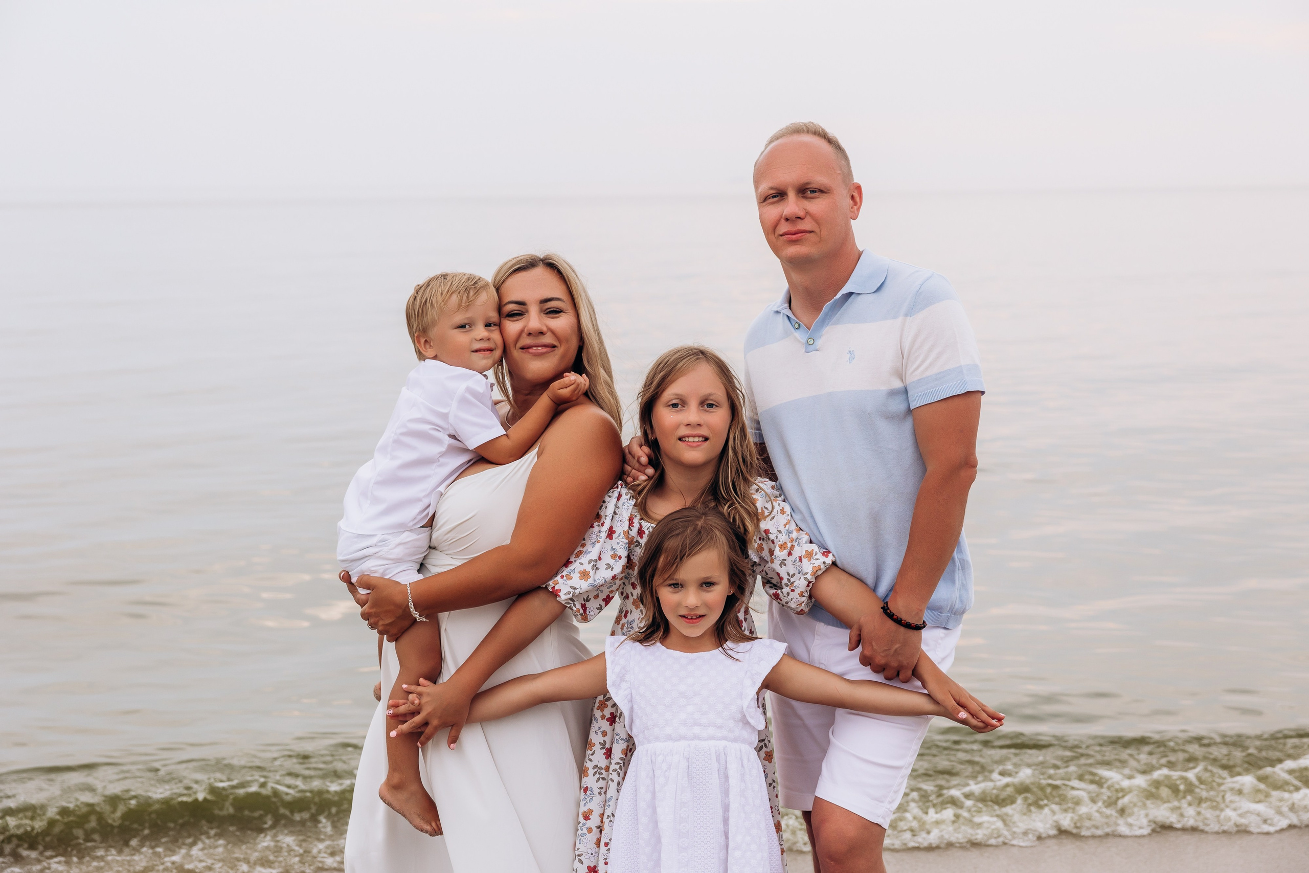 Большая семья Мечниково (Балтийск) море лето. Фотограф в Калининграде свадебная фотография, репортажная, фотосессии