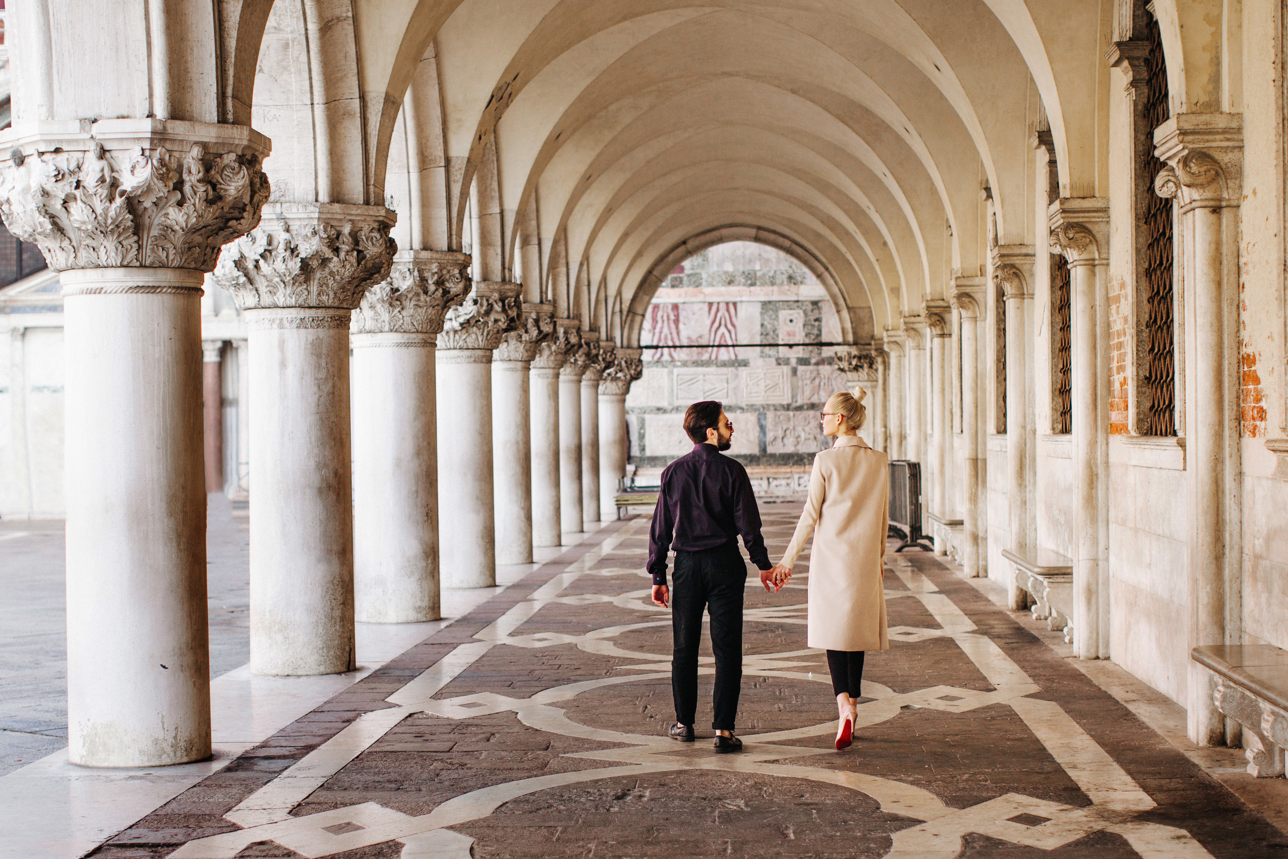 Denis + Arina / LOVE STORY / Venice. Photographer and videographer for wedding in Italy: Rome, Milan, Venic