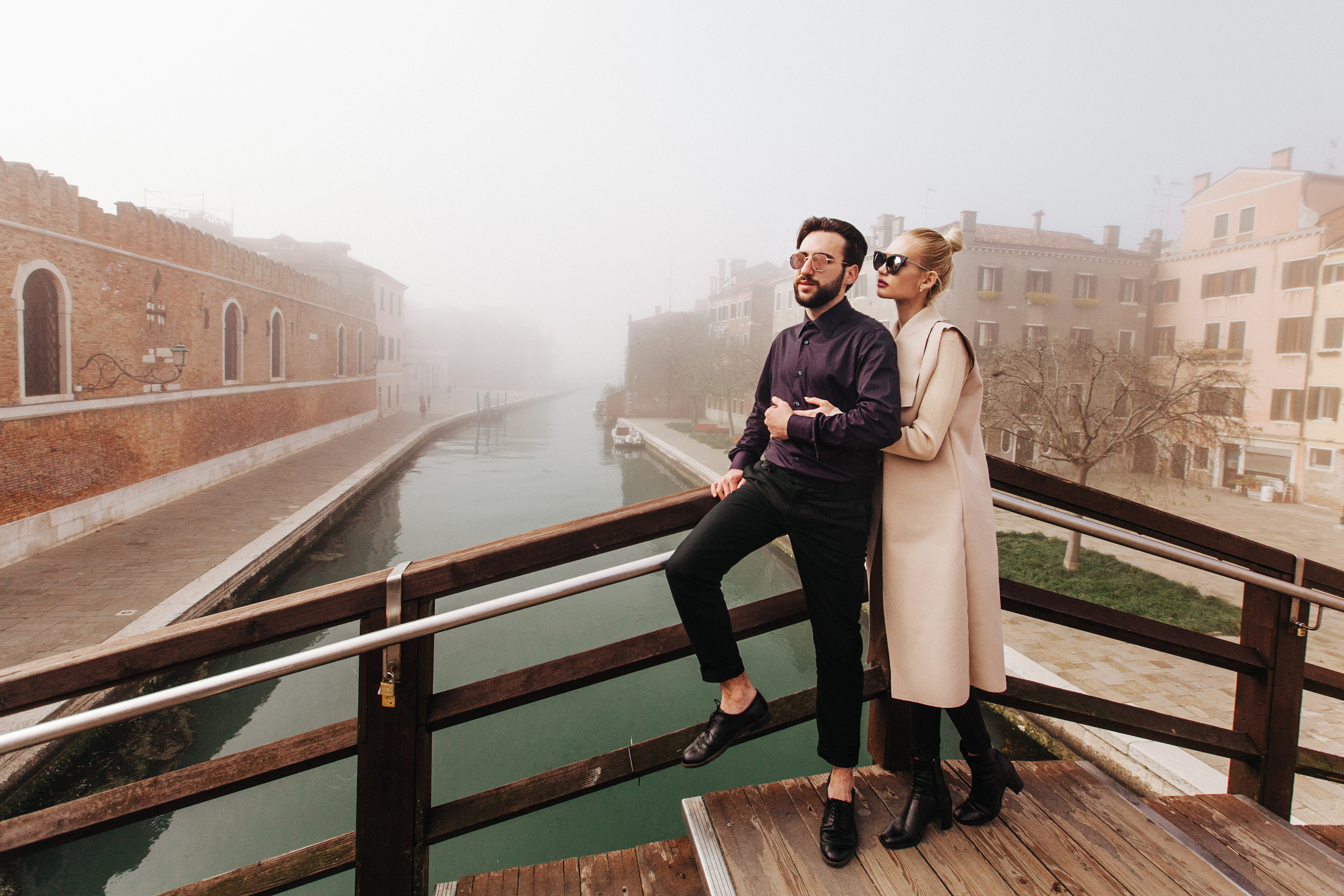 Denis + Arina / LOVE STORY / Venice. Photographer and videographer for wedding in Italy: Rome, Milan, Venic