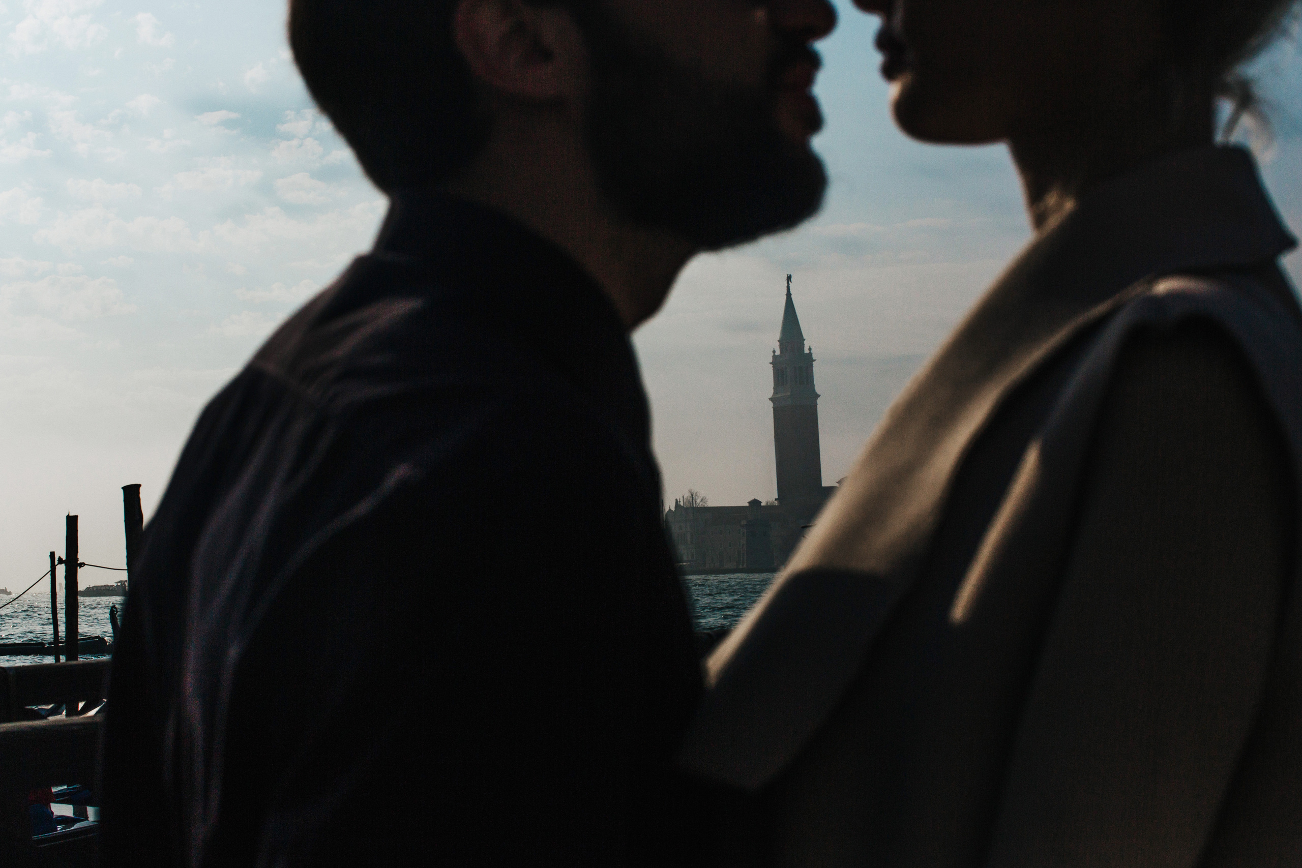 Denis + Arina / LOVE STORY / Venice. Photographer and videographer for wedding in Italy: Rome, Milan, Venic