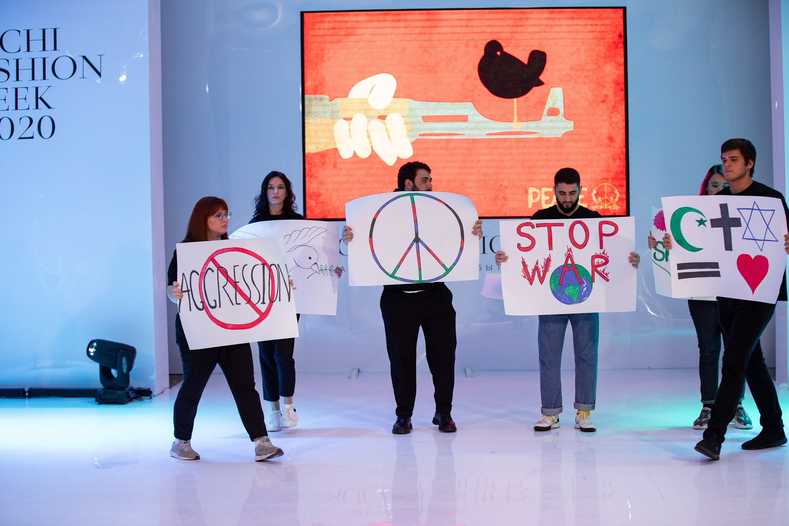 Неделя моды Сочи. Репортажный и fashion фотограф в Москве Сергей Бардин