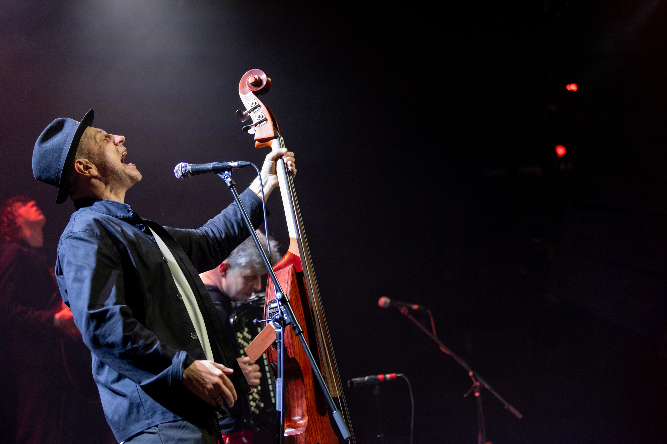 Концерт Billy’s Band 11.04.2026 в клубе «Космонавт» (Санкт-Петербург). Портретный фотограф в Санкт-Петербурге Вадим Корнеев