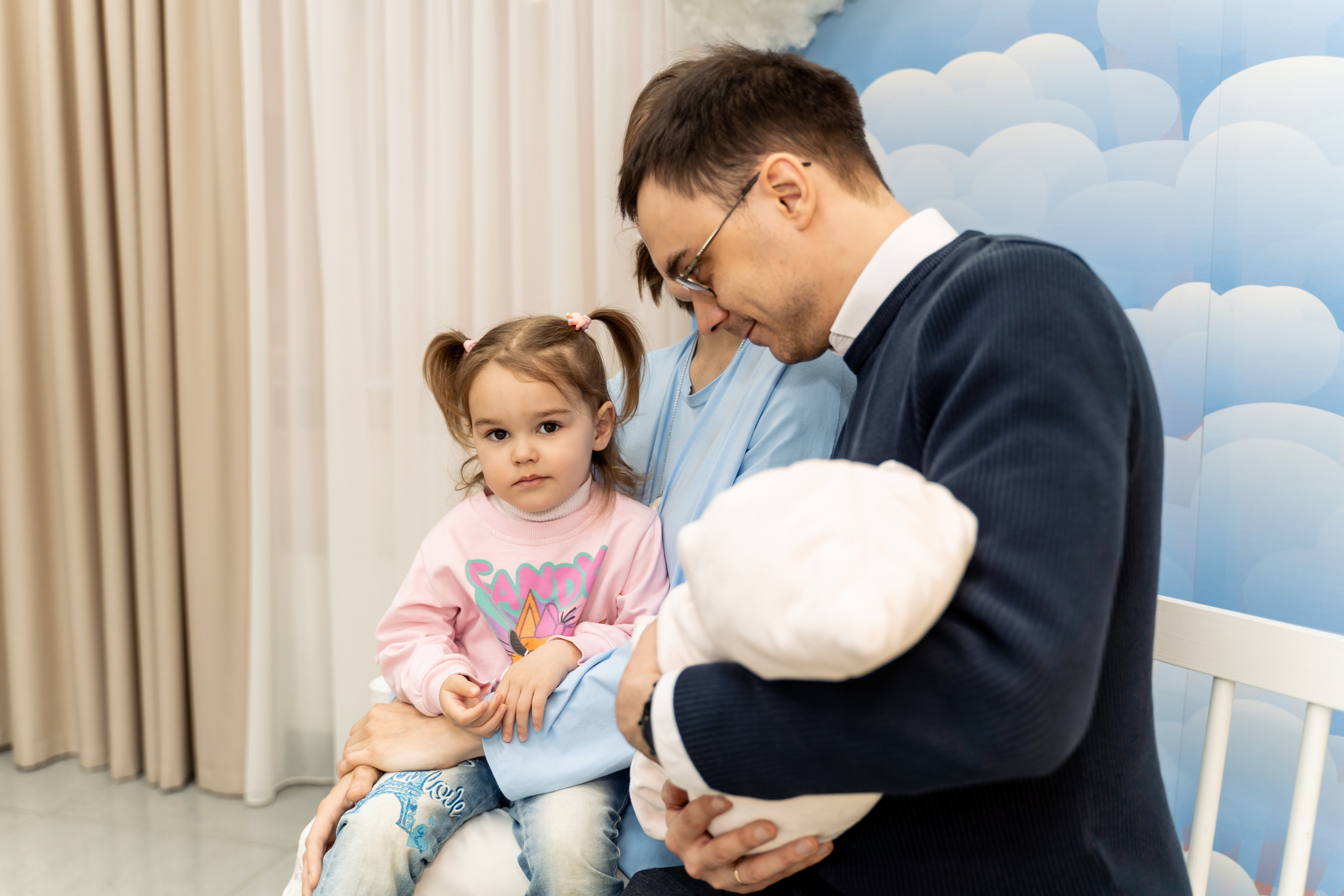 Выписка из роддома ПМЦ на Севастопольском. Фотограф на выписку из роддома Москва