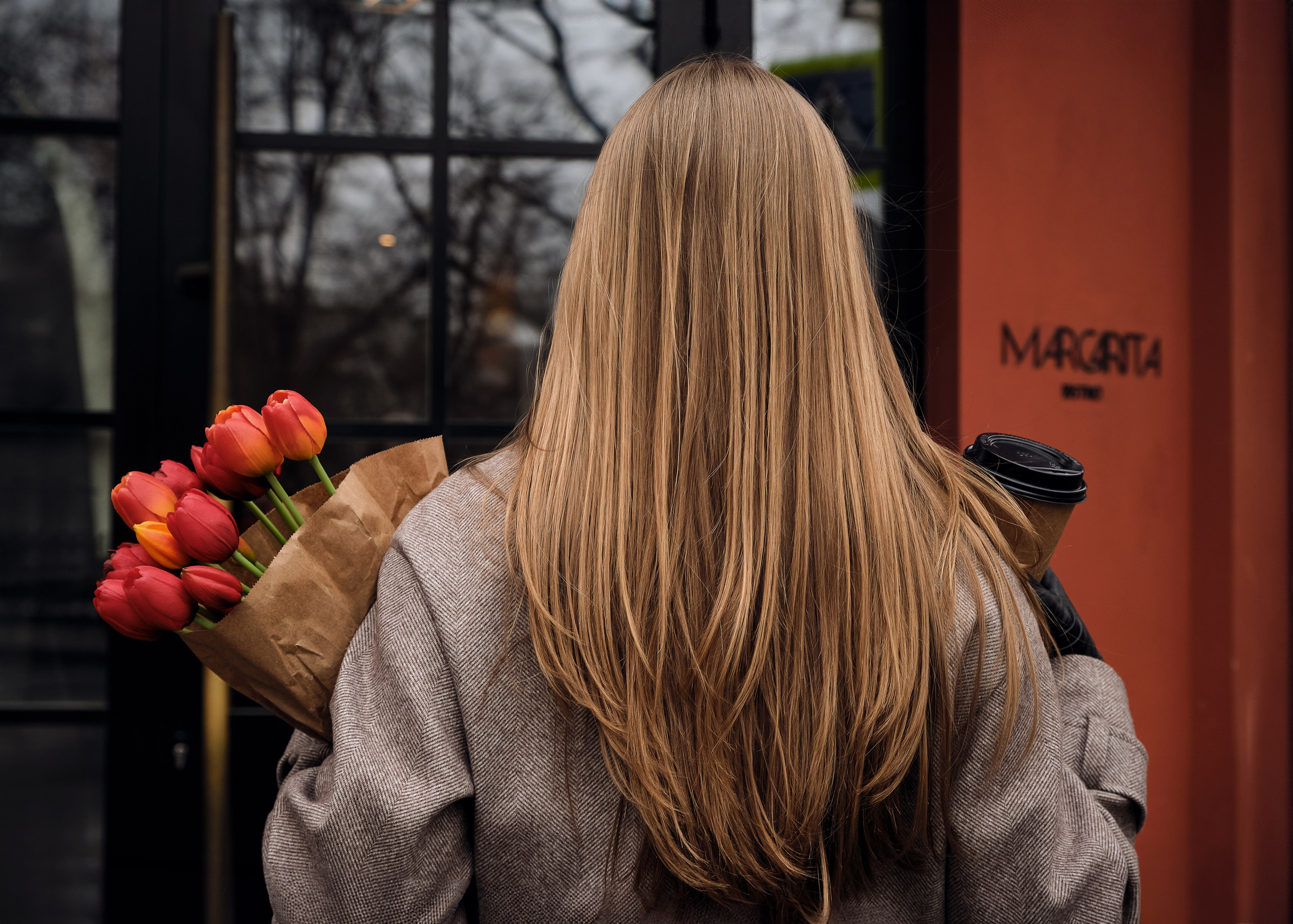 Анна, прогулка по Патриаршим прудам