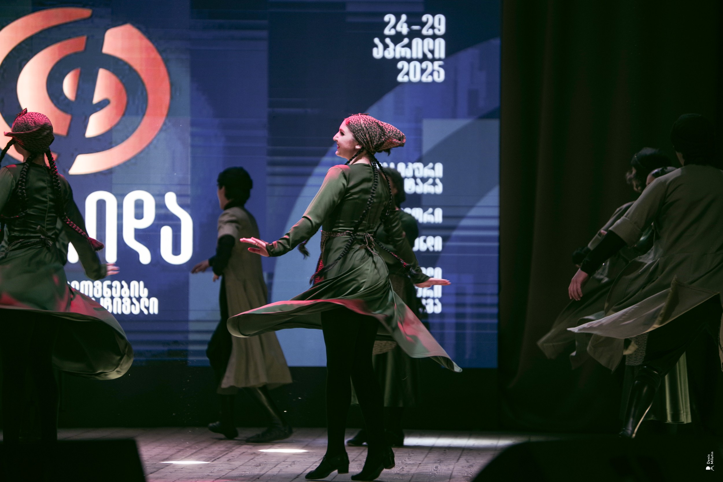 Танцы в Хоби. Портретный фотограф Денис Милютин