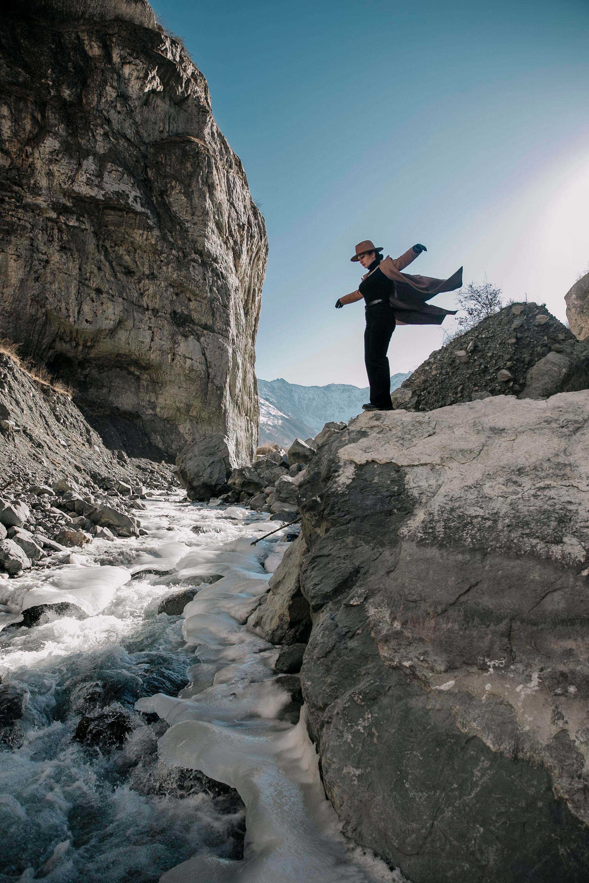 в Геналдонском Кармадонском ущелье фото где погиб Бодров провести съемку с фотографом Северная Осетия профессиональная съемка, сьемка в горах, сьемка в Северной Осетии,, Кармадонское ущелье, фотосессия в горах 