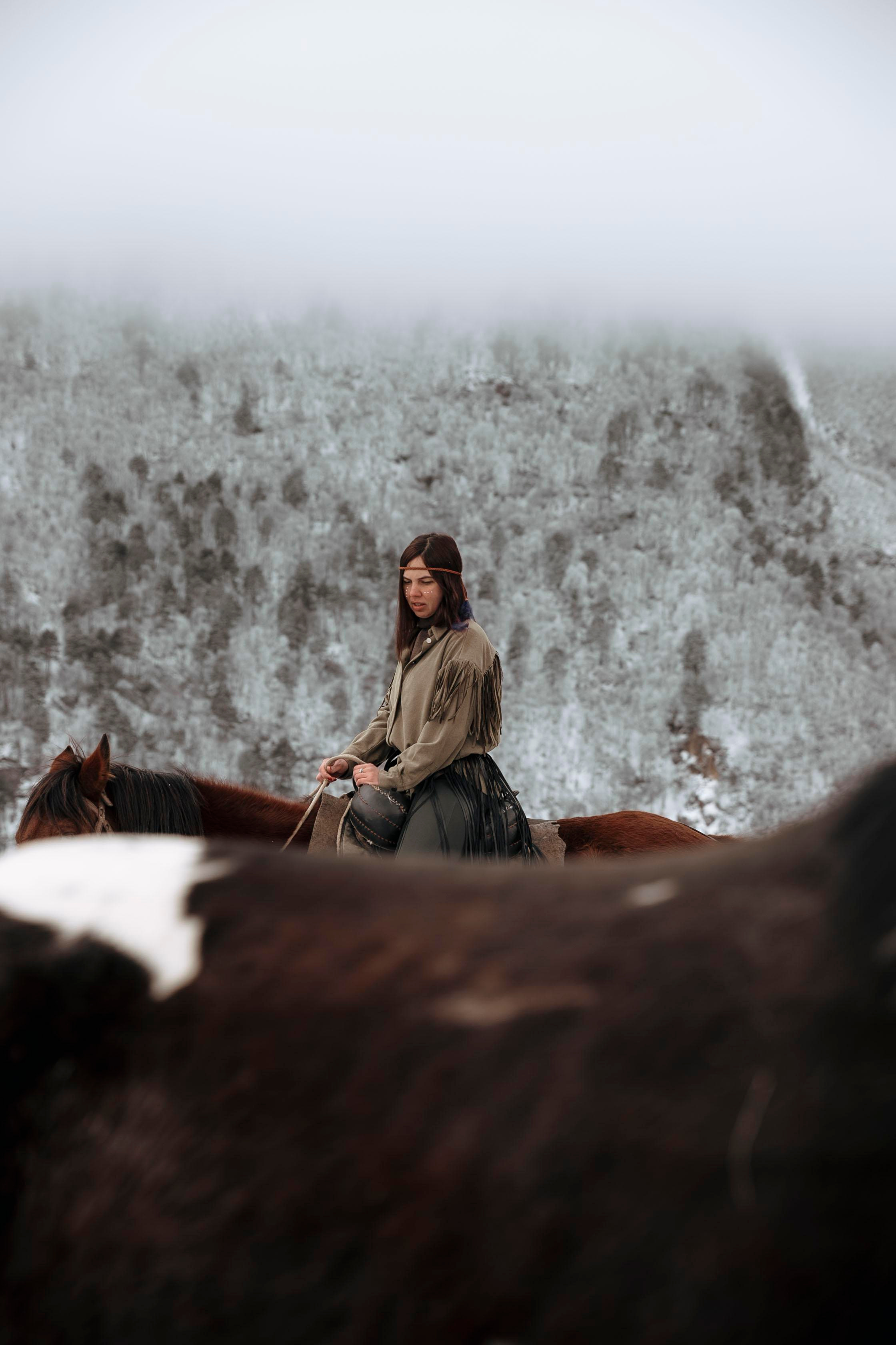 фотосессия с лошадью, фотосессия, лошадь, фотосессия в горах, фото с конем, фотография с лошадью, фотосессия, горы, Кавказ, фотосессия в песках, фотограф Осколкова Ульяна