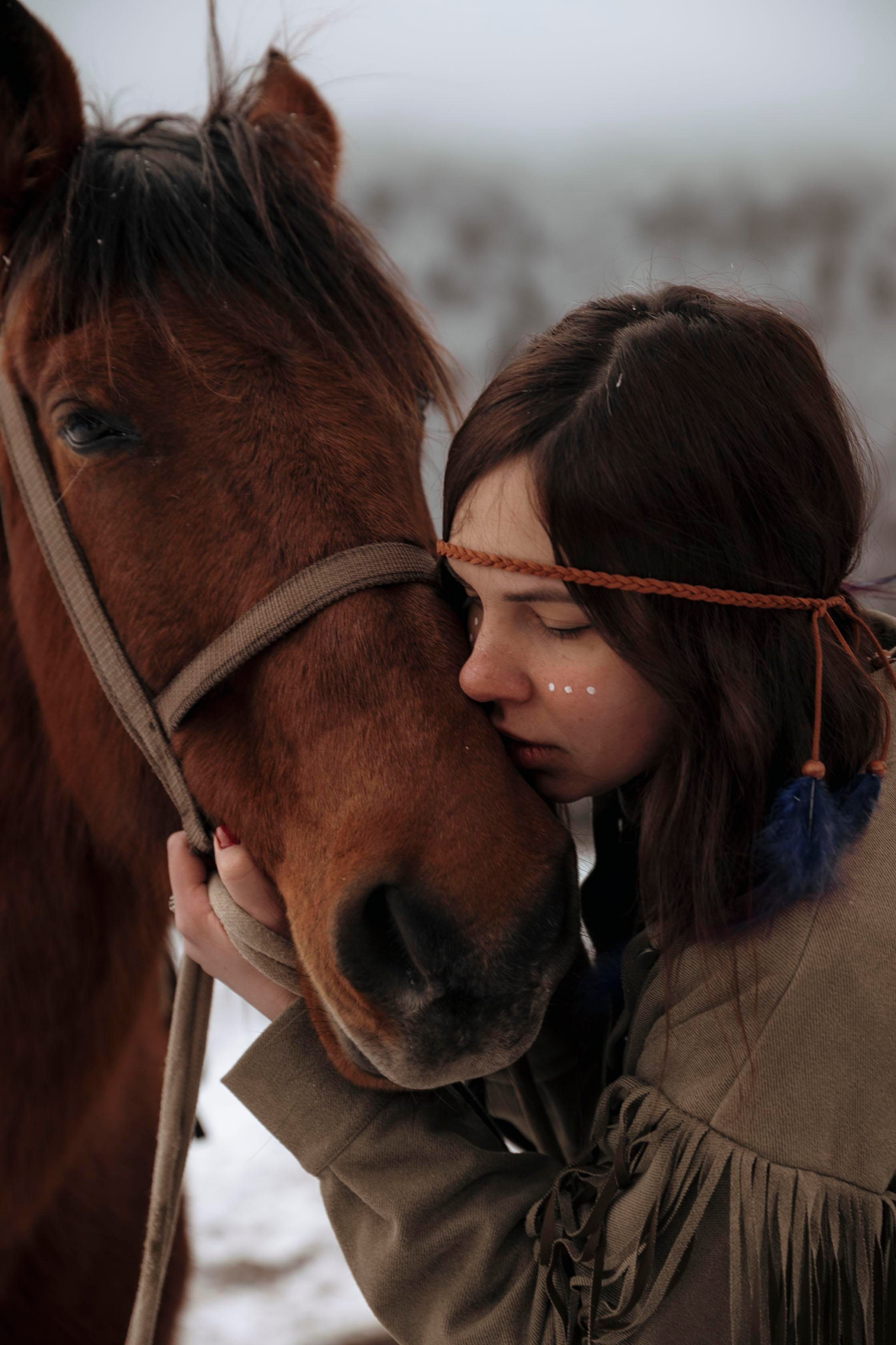 фотосессия с лошадью, фотосессия, лошадь, фотосессия в горах, фото с конем, фотография с лошадью, фотосессия, горы, Кавказ, фотосессия в песках, фотограф Осколкова Ульяна