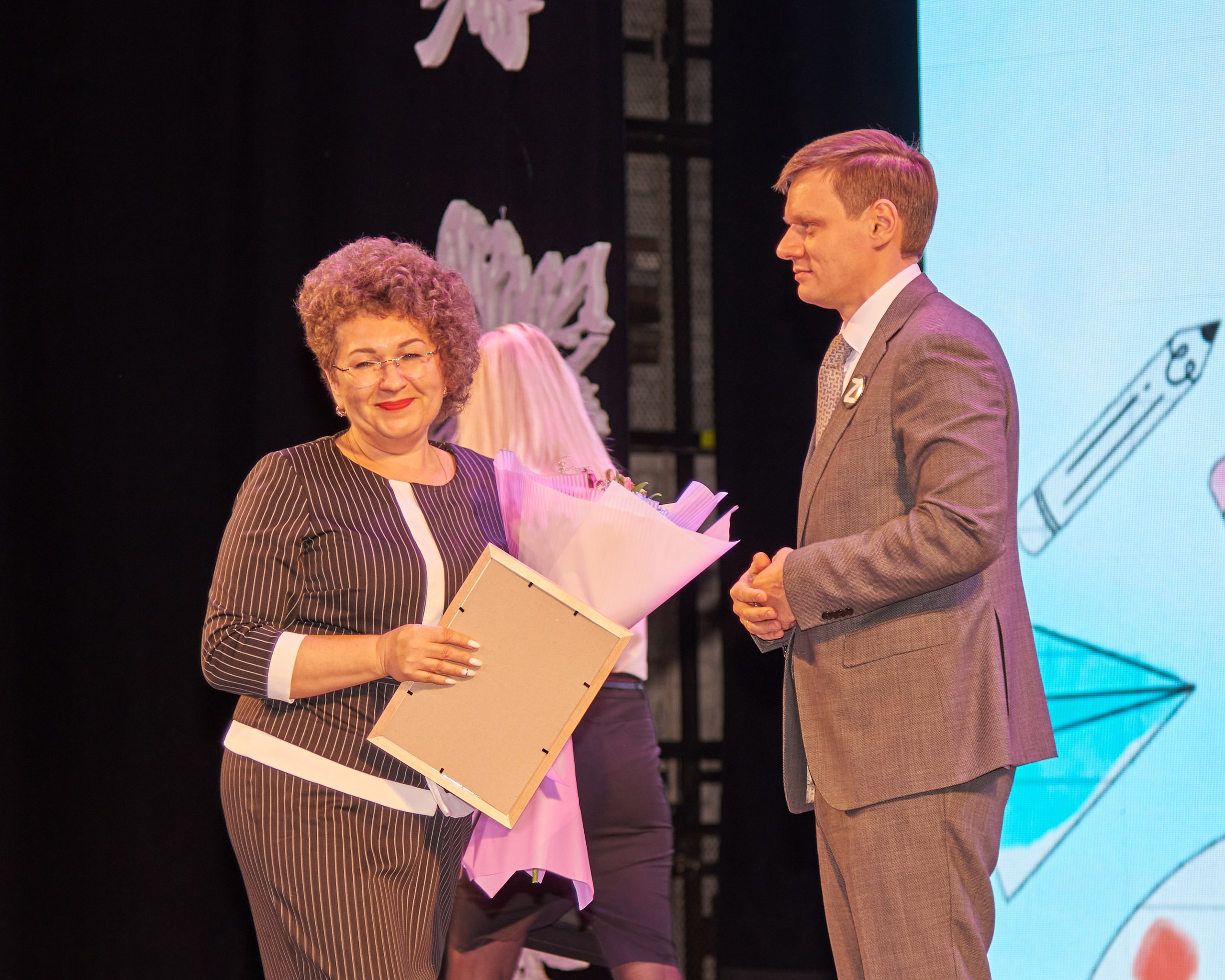 День учителя 2022. [fXph] Фотограф Масликов Илья. Съёмка мероприятий в Ленинске-Кузнецком