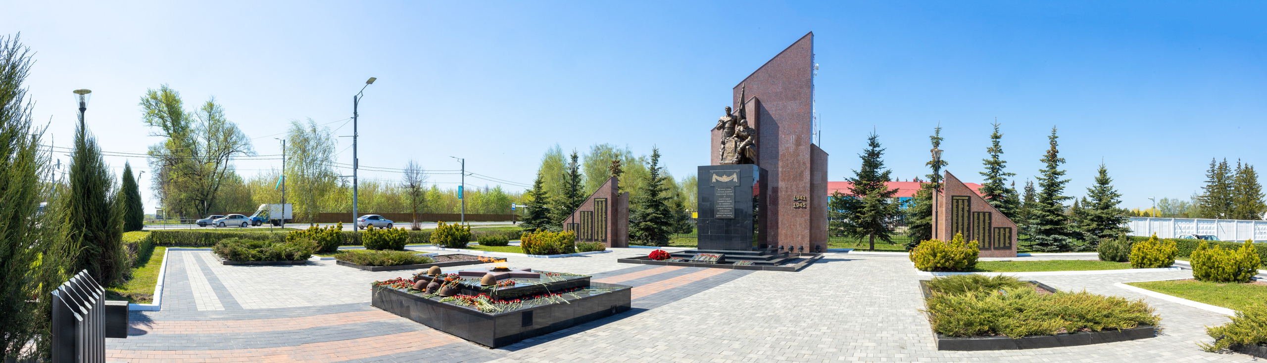 Мемориал Партизанам и Воинам Красной армии. Первый вечный огонь 9 мая 1957 г. (пос. Первомайский Щекинского района). Фотограф в Туле Крупский АнДРей. Фотостудия «КАДР71» в Туле