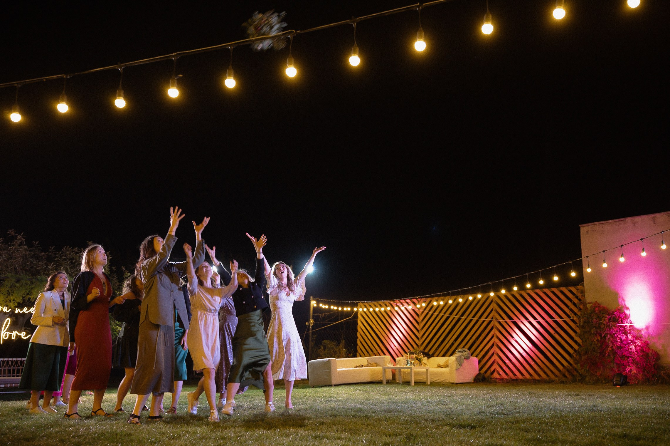 Трогательная свадебная вечеринка в горах Армении. Афина Ефимова. Свадебный фотограф Москва