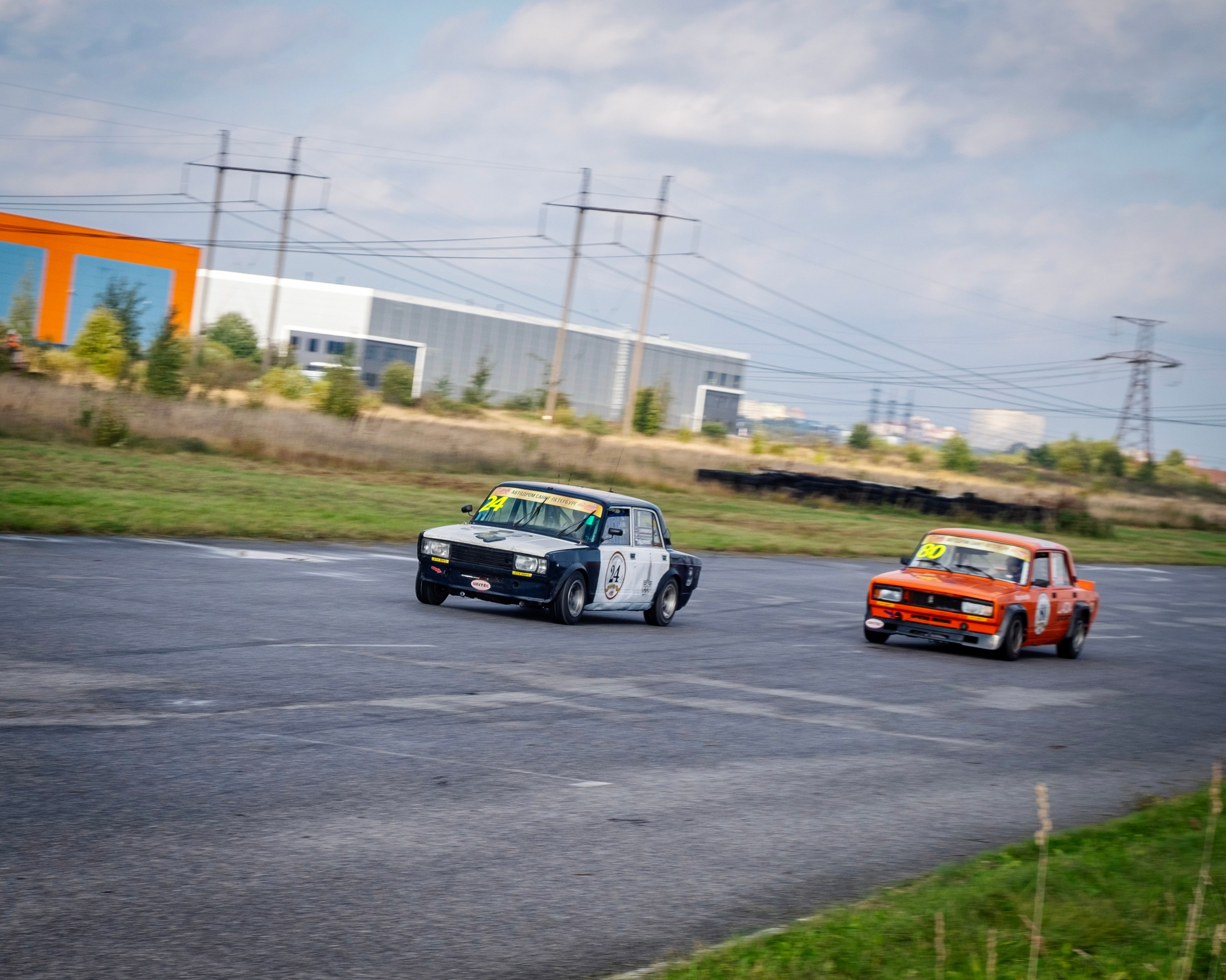 AUTODROM FEST 21.09.25. Автомобильные фотографии и рисунки в Санкт-Петербурги Пашков Дмитрий