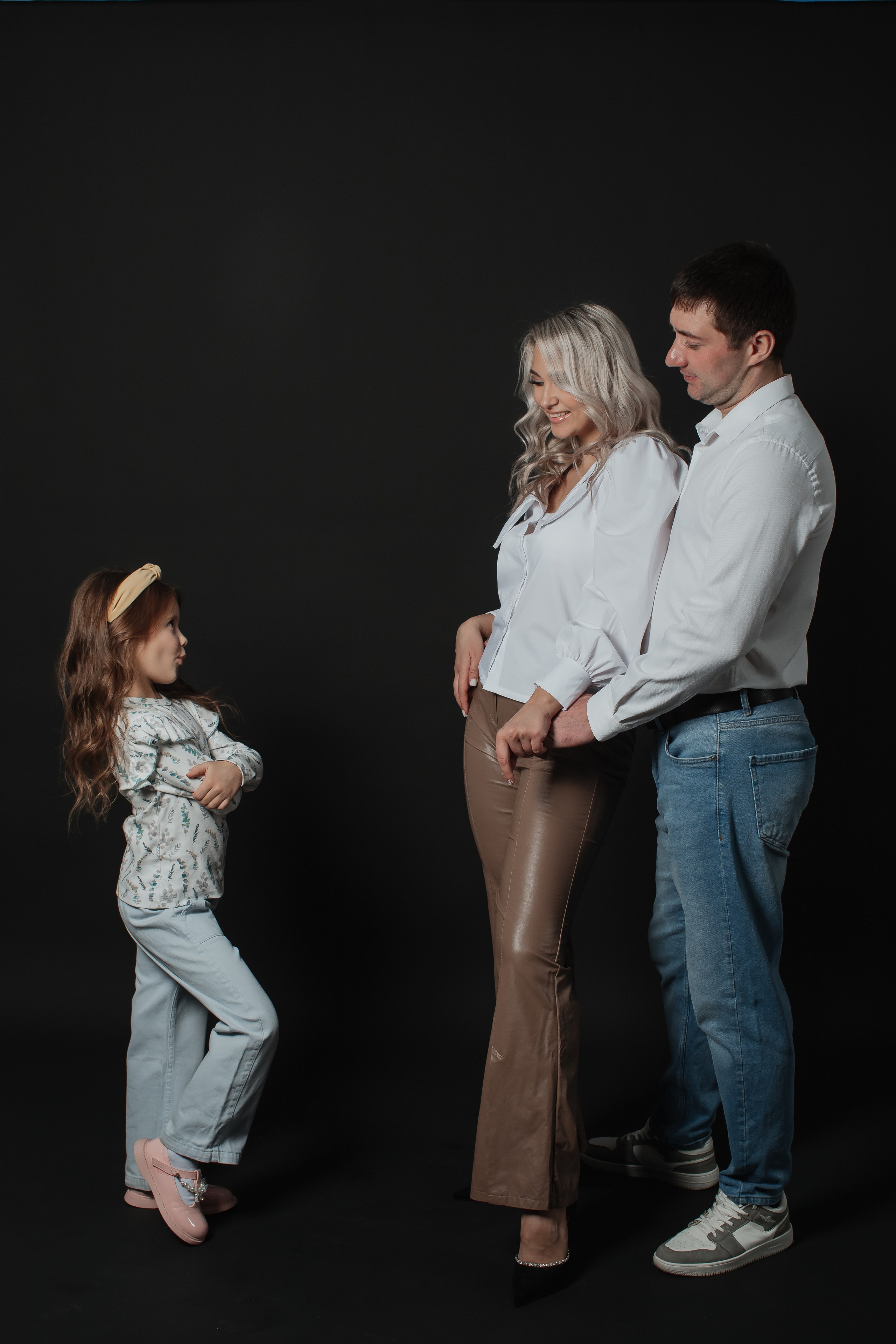 Александр, Ксения и Алина. Фотограф Arina Elatova