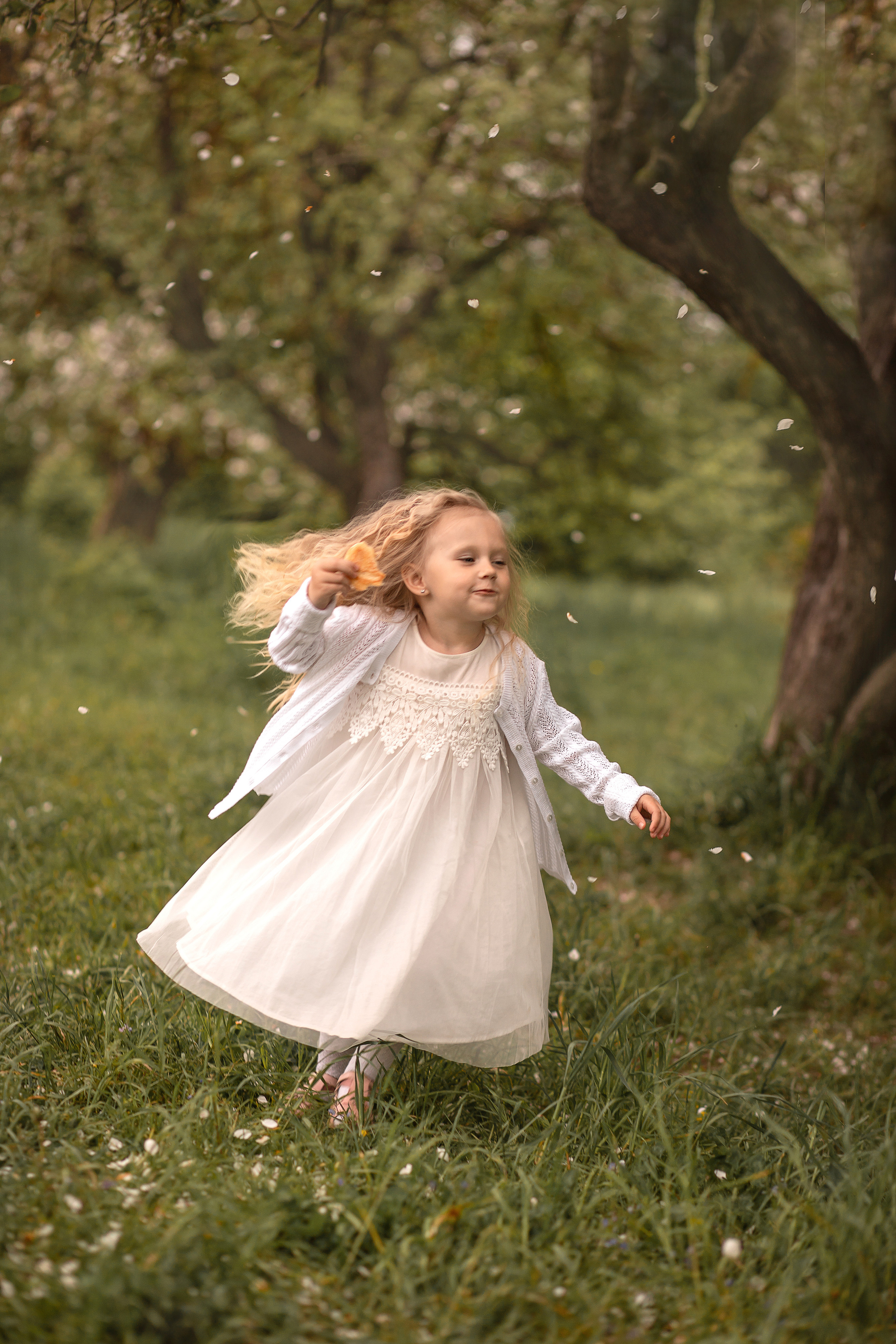 Прогулка в цветущем саду. Семейный и детский фотограф в Калуге Вероника Голованова
