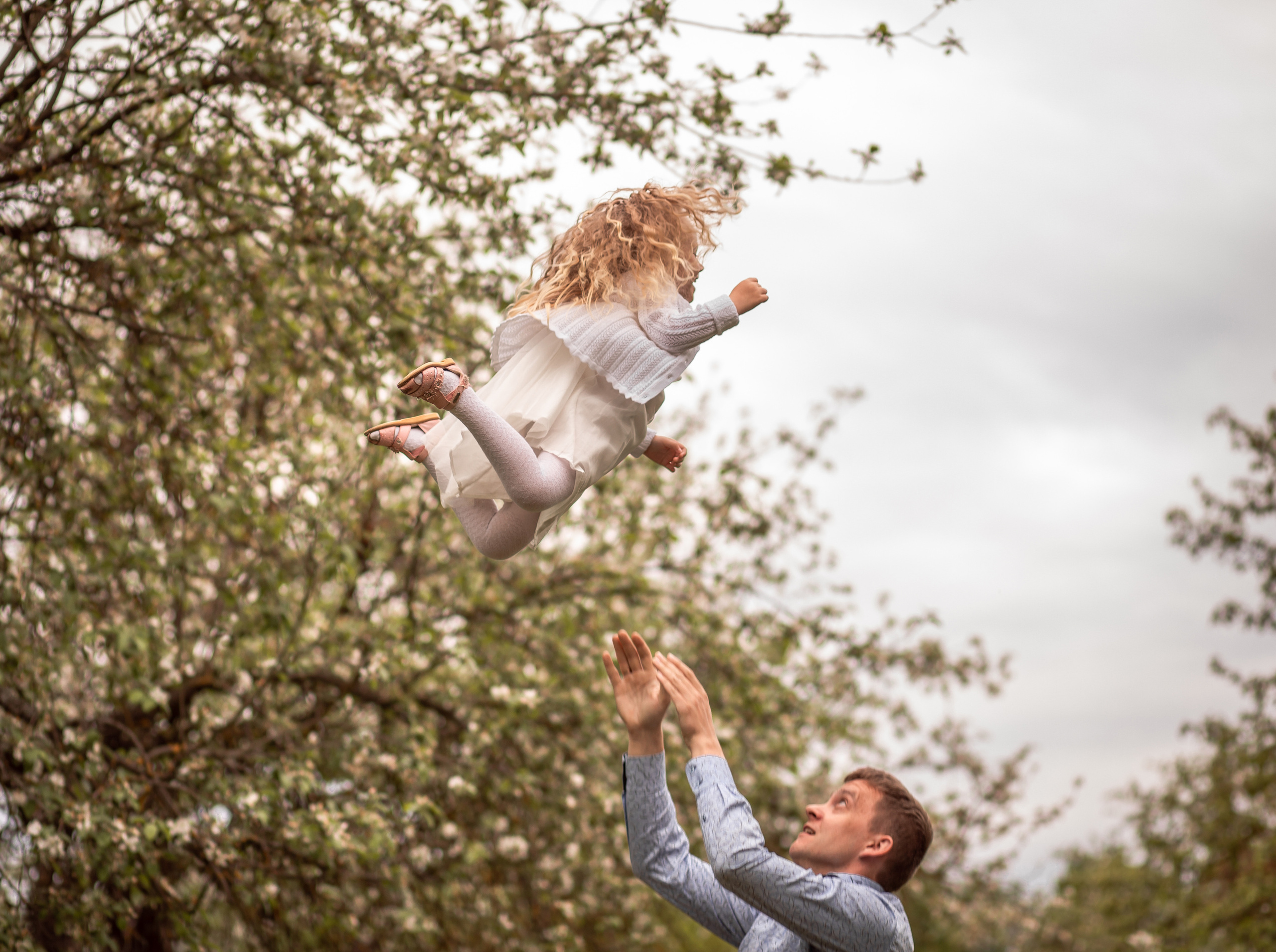 Прогулка в цветущем саду. Семейный и детский фотограф в Калуге Вероника Голованова