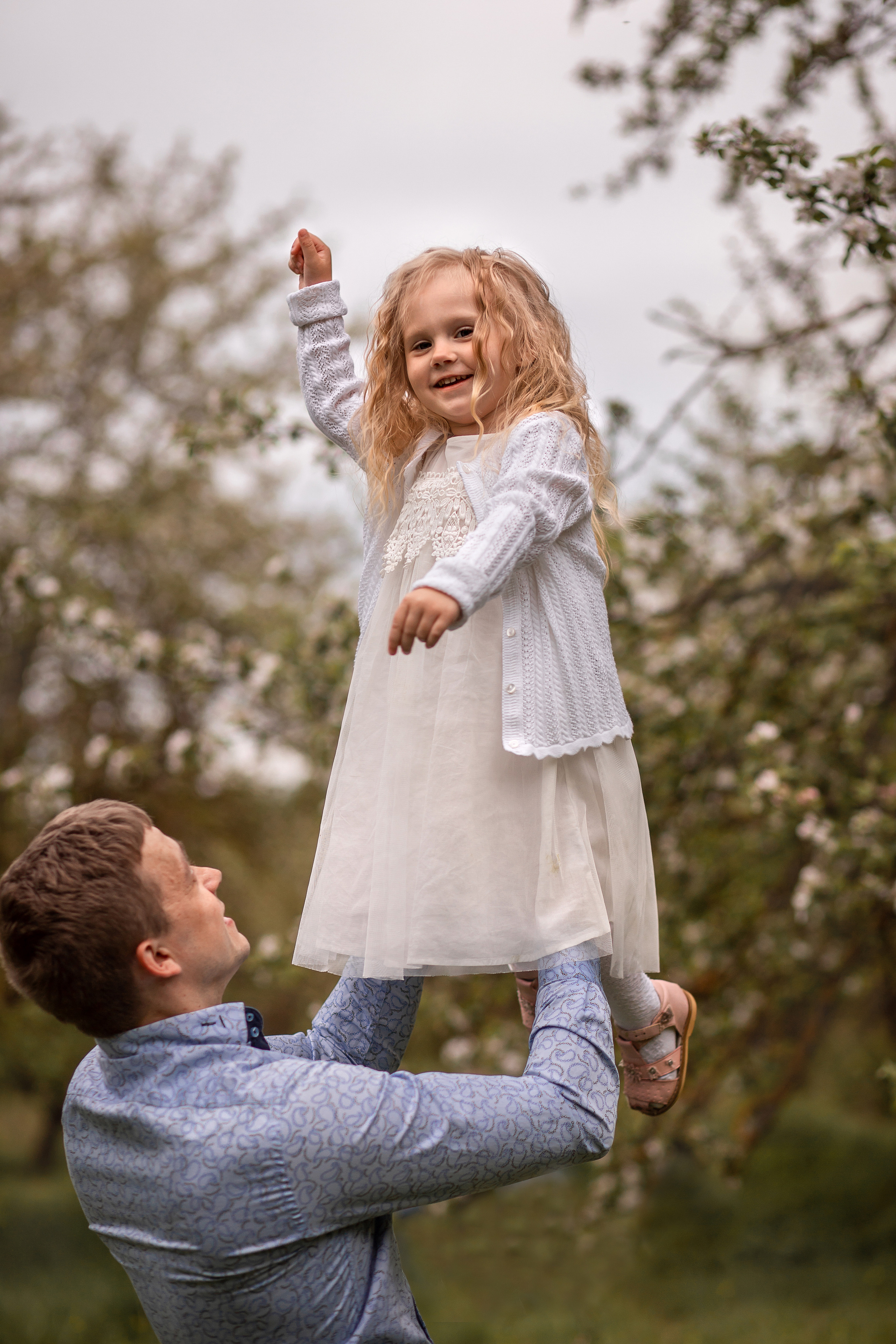 Прогулка в цветущем саду. Семейный и детский фотограф в Калуге Вероника Голованова