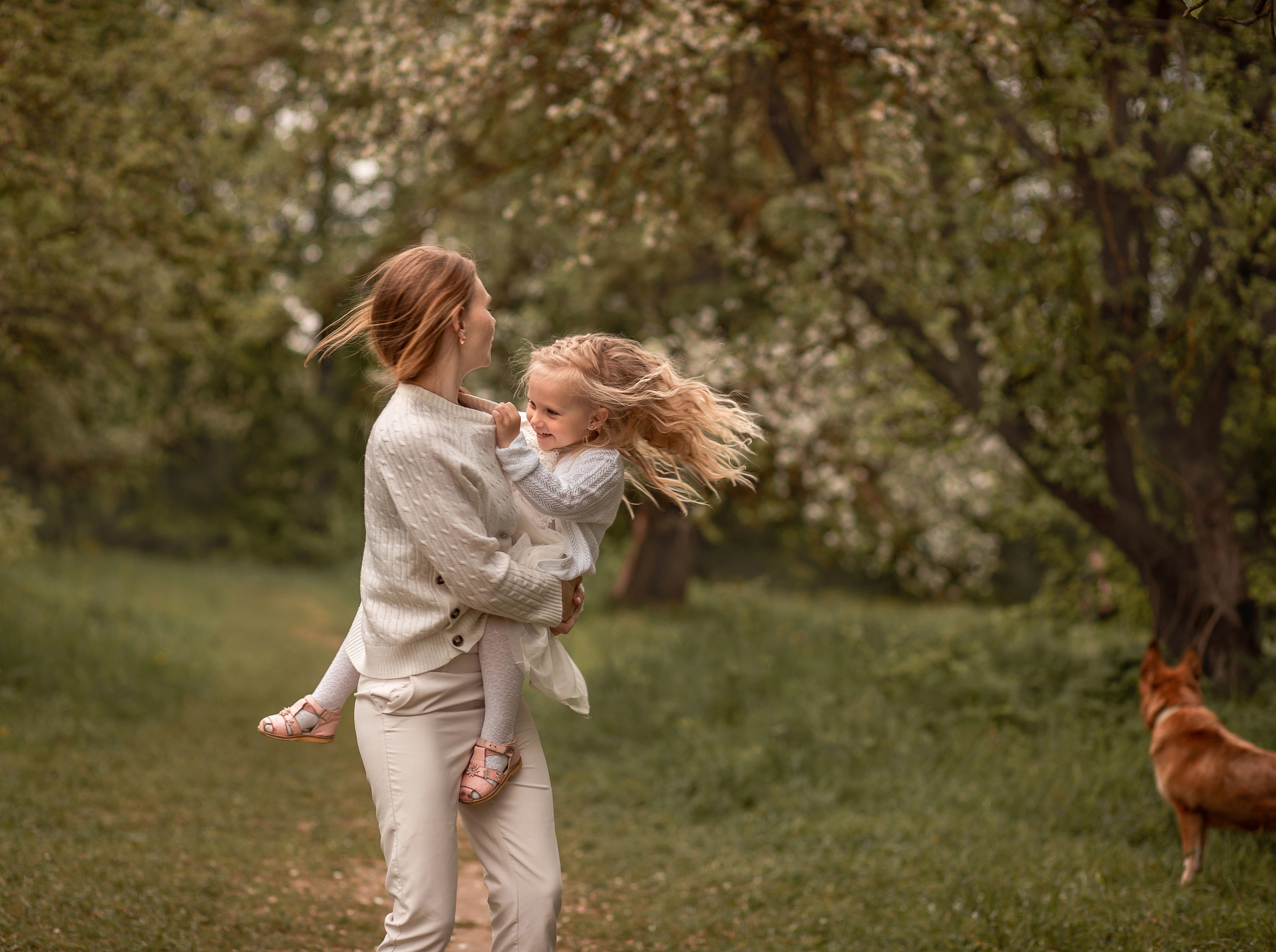Прогулка в цветущем саду. Семейный и детский фотограф в Калуге Вероника Голованова