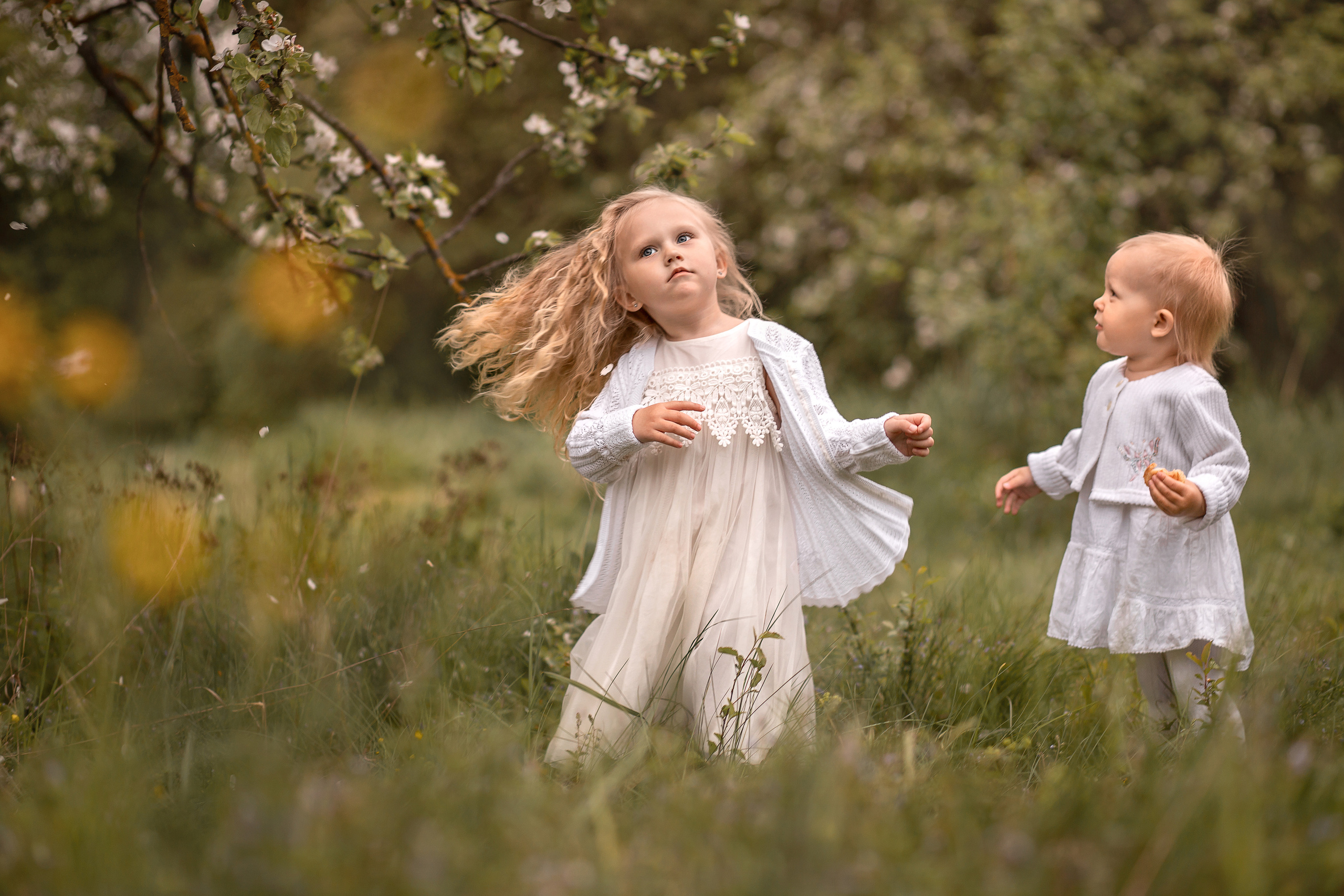 Прогулка в цветущем саду. Семейный и детский фотограф в Калуге Вероника Голованова