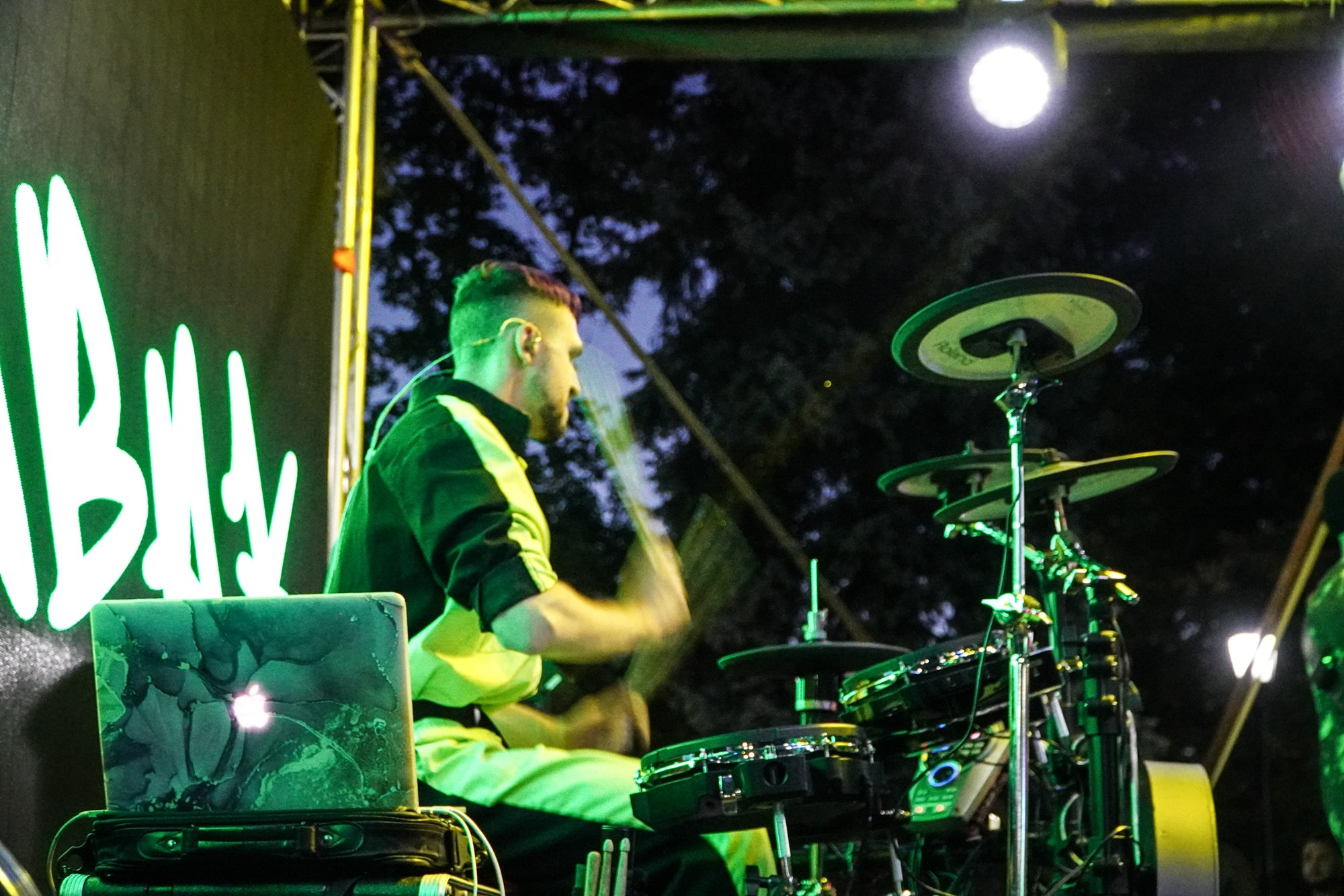 Концерт группы Бомбей. Репортажный, промышленный и маркетплейс-фотограф Дмитрий Чернат