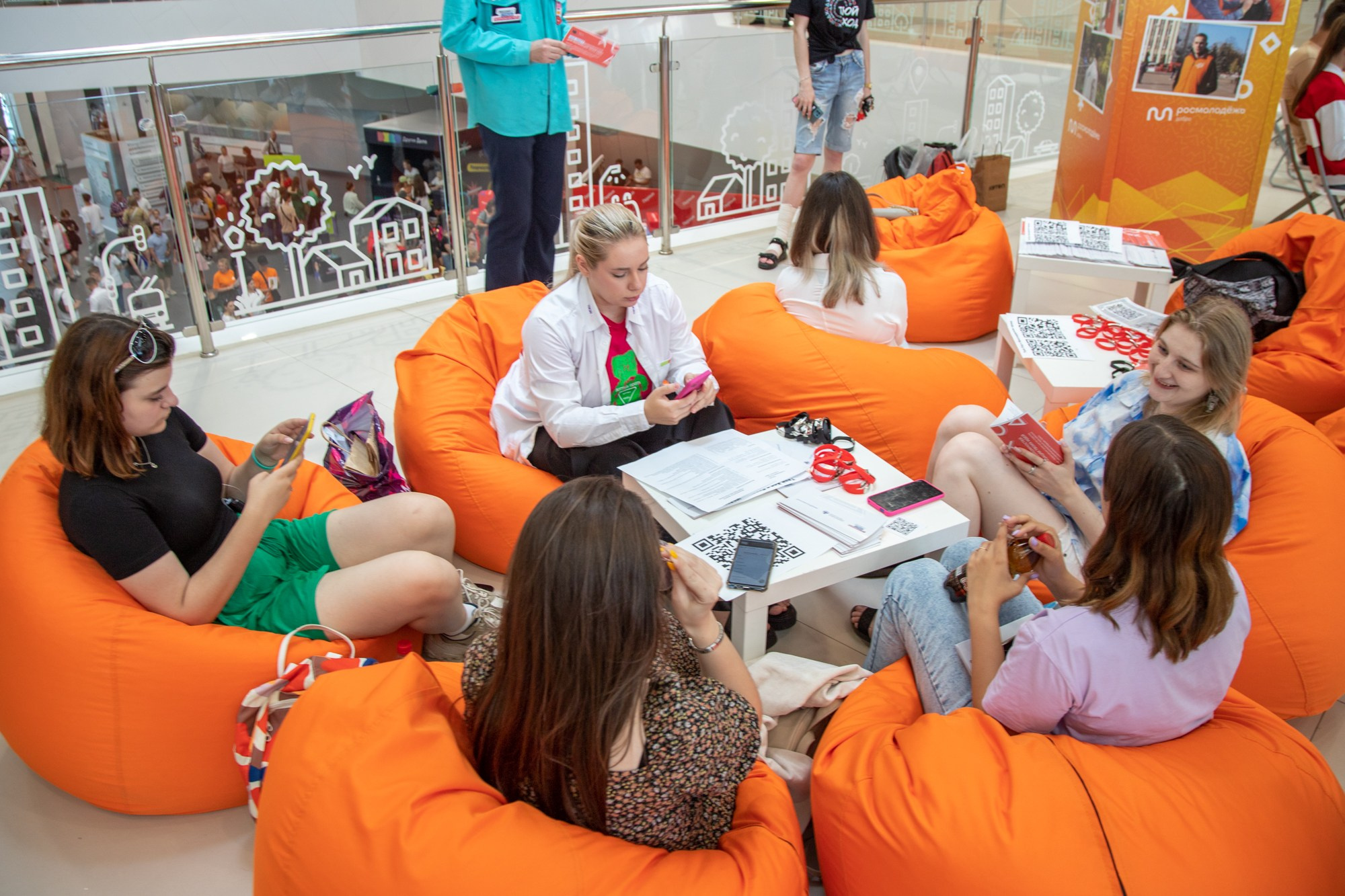 Краевой День молодёжи в Краснодаре 2023. Репортажный, промышленный и маркетплейс-фотограф Дмитрий Чернат