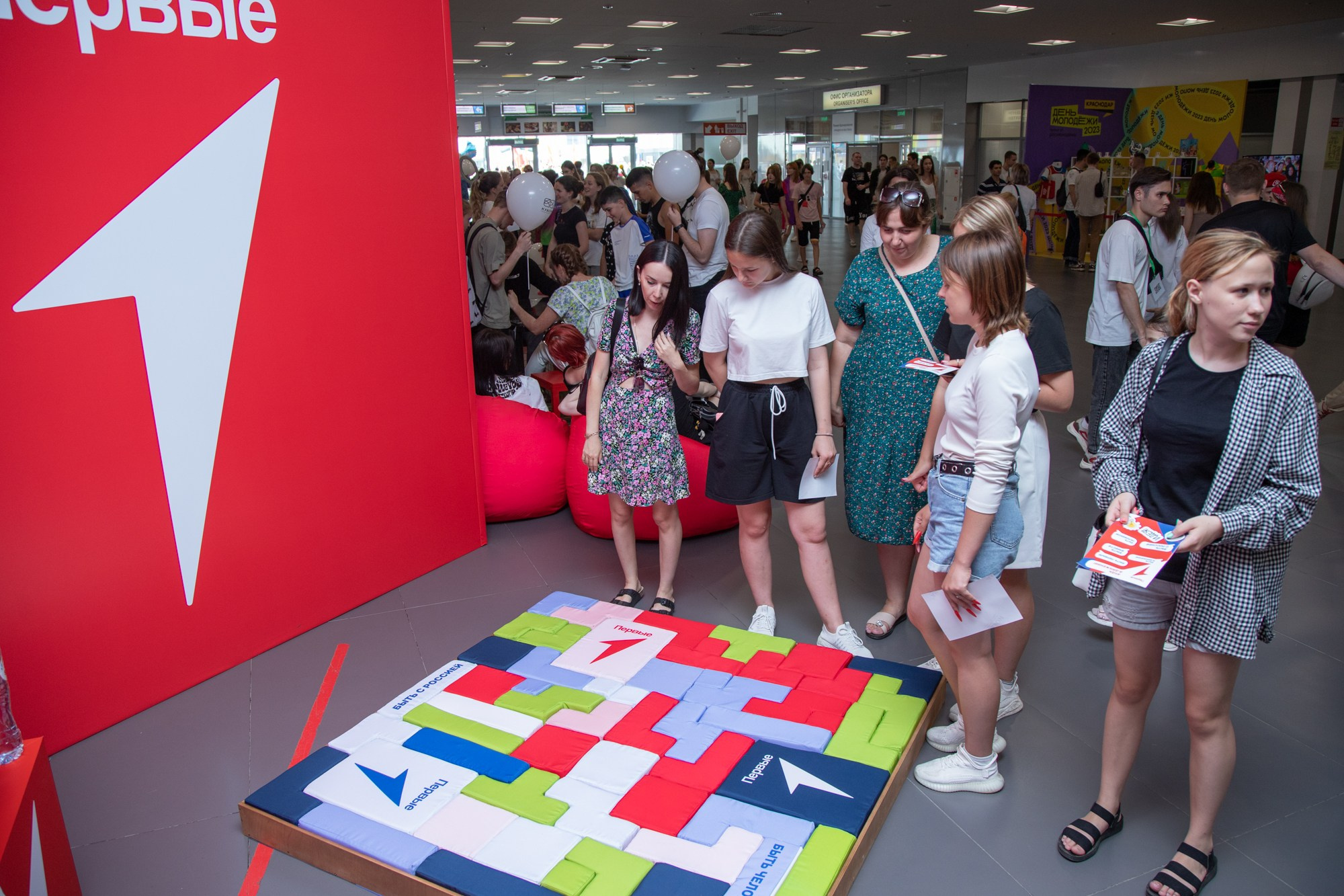 Краевой День молодёжи в Краснодаре 2023. Репортажный, промышленный и маркетплейс-фотограф Дмитрий Чернат