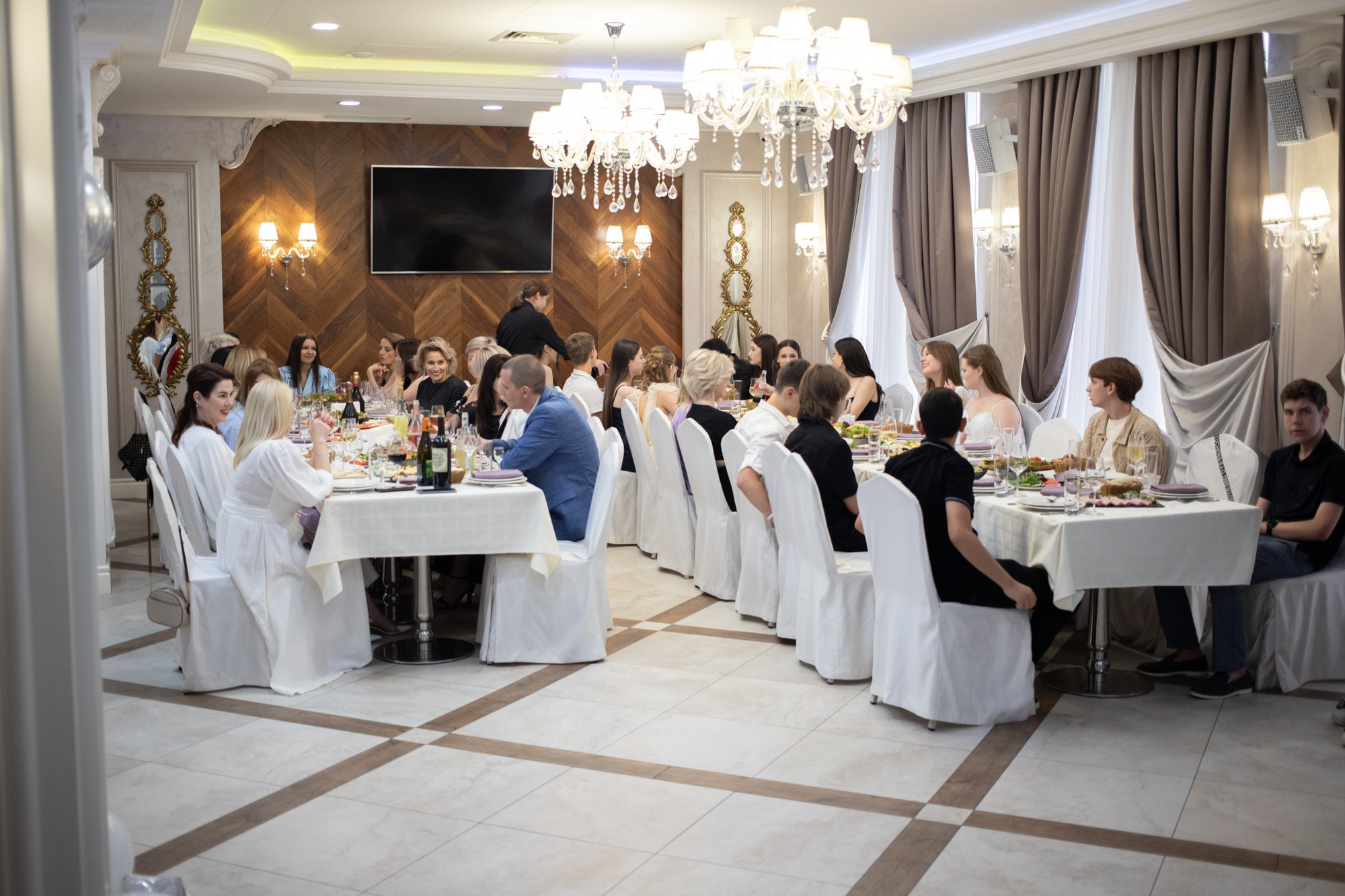 Выпускной 9-й класс. Репортажный, промышленный и маркетплейс-фотограф Дмитрий Чернат