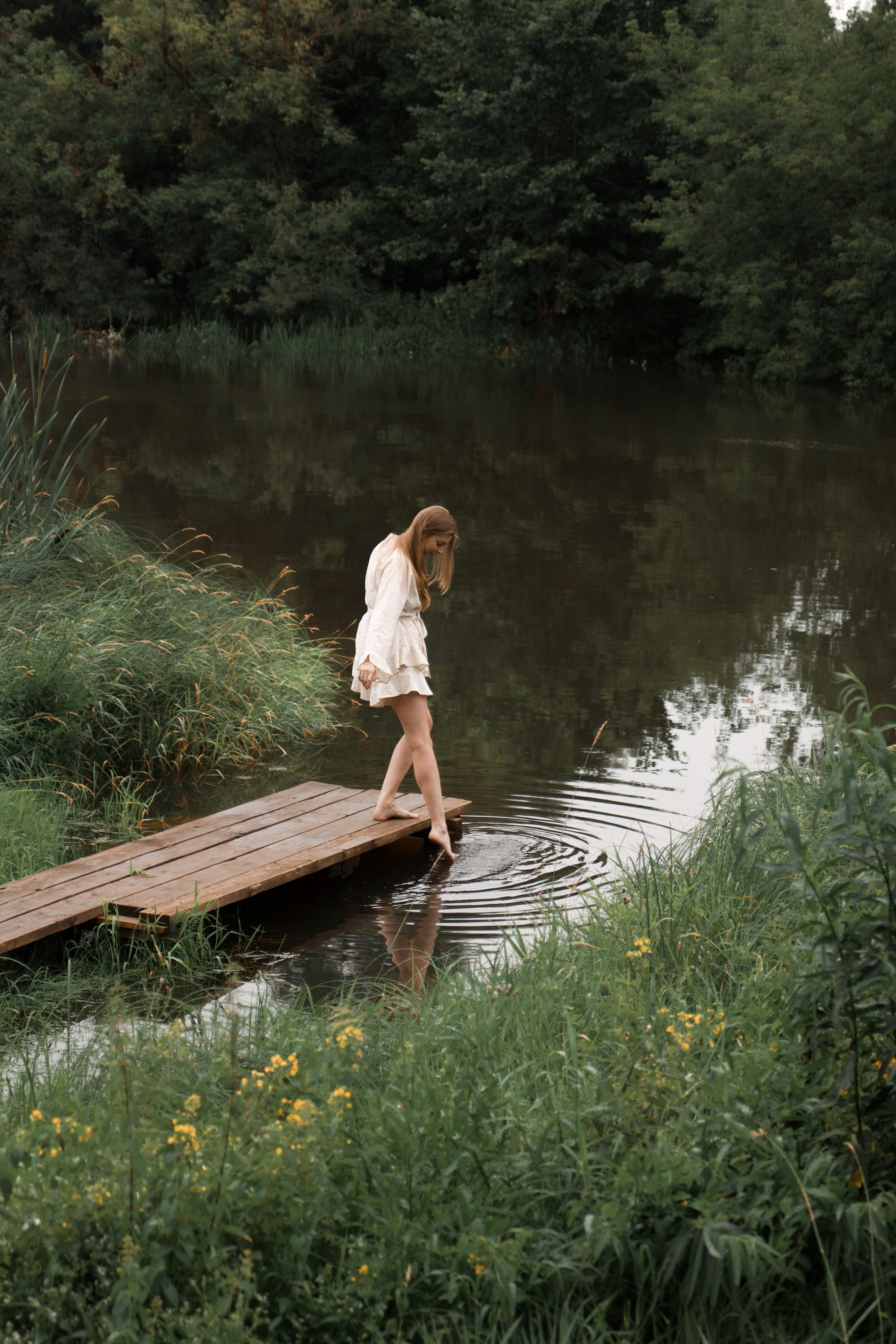 Настенька и река. Фотограф Ирина Воробьева