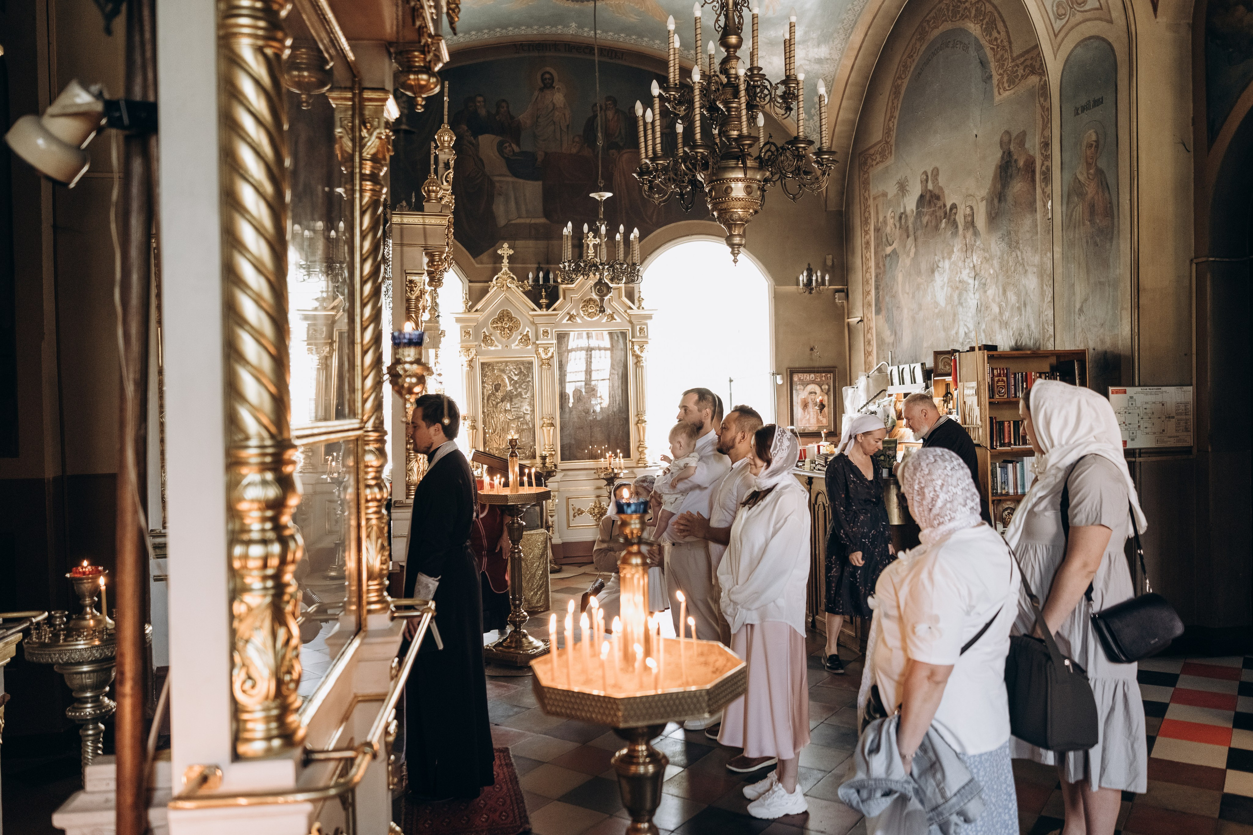 Крещение в Храме Нерукотворного образа Христа Спасителя. Фотограф Светлана Мерзлякова