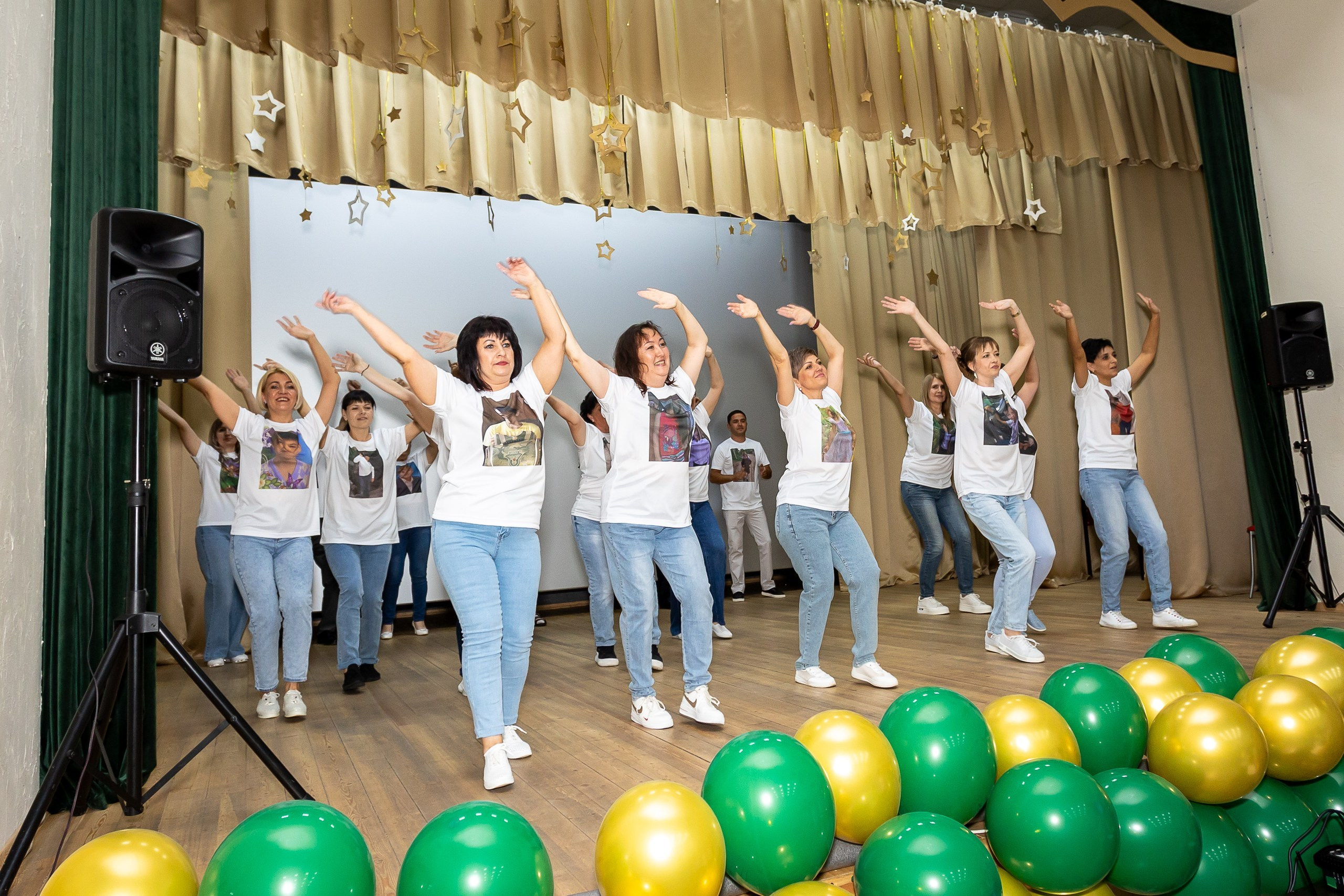 Вручение аттестата и выпускной вечер. Выпускные альбомы Майкоп, Краснодар Елена Золотарева