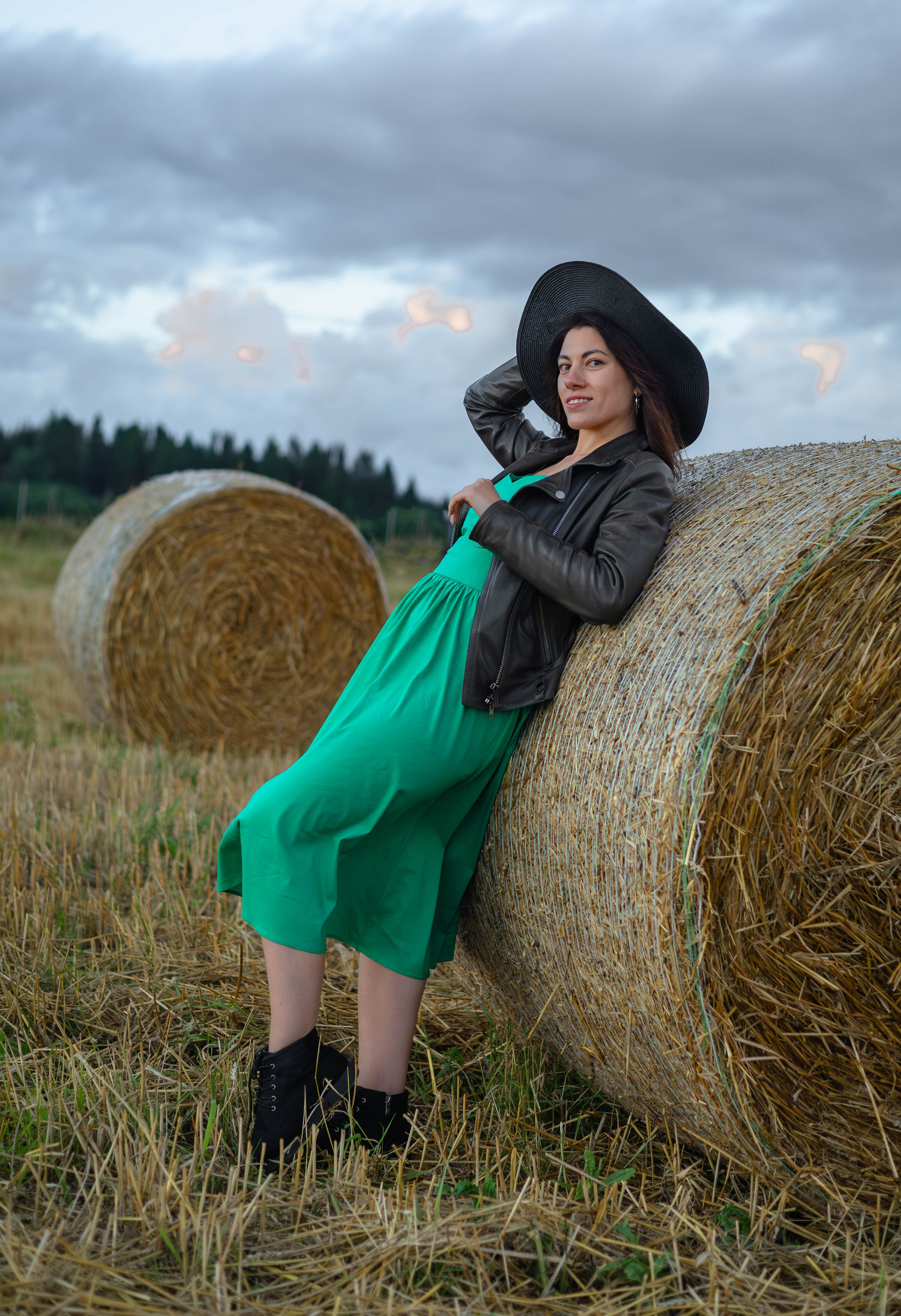 Анастасия. Закат в поле. Портретный фотограф Панферова Регина г. Санкт-Петербург, г. Казань