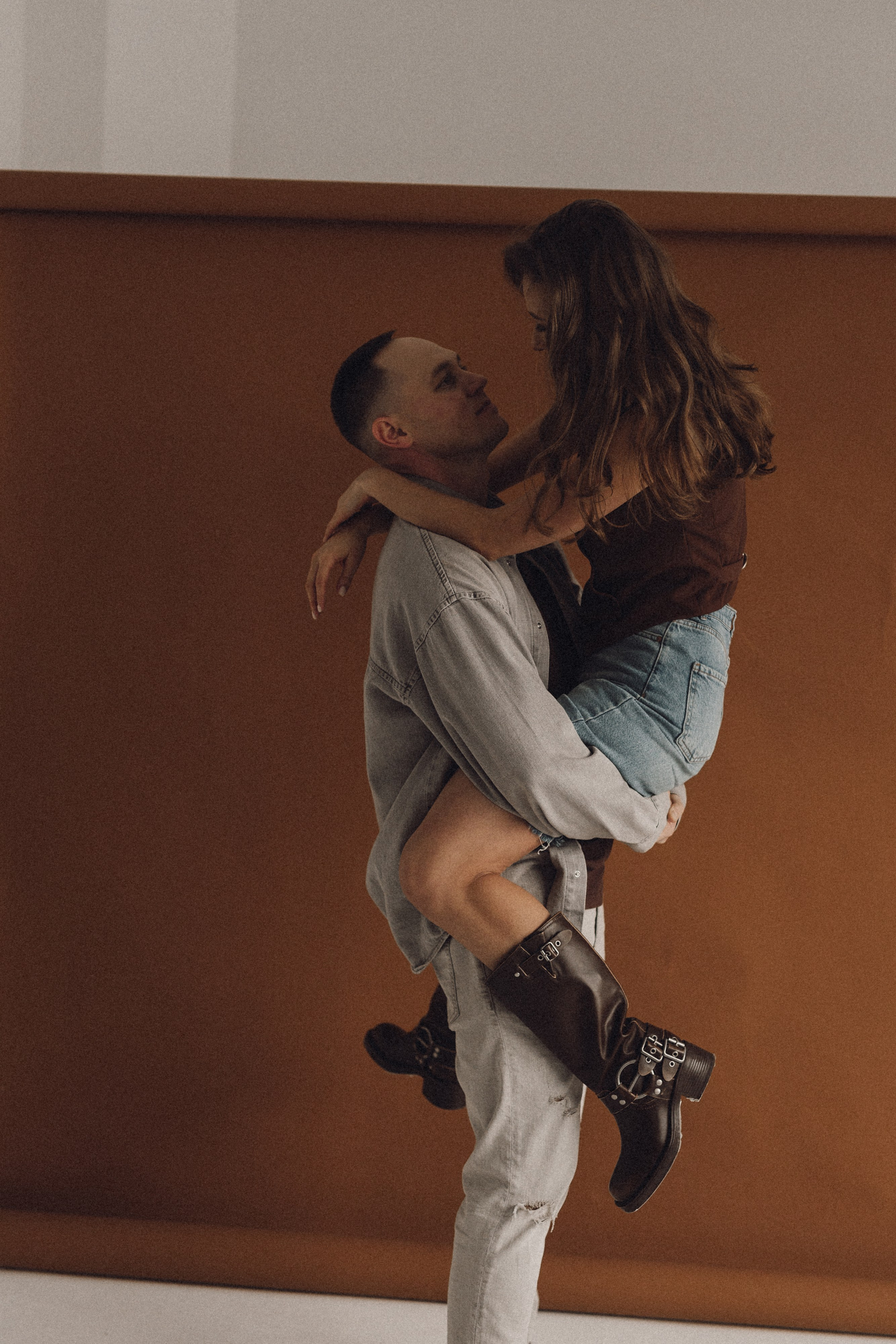 Любовь в белом зале. Варвара Синицына: семейный фотограф в Москве