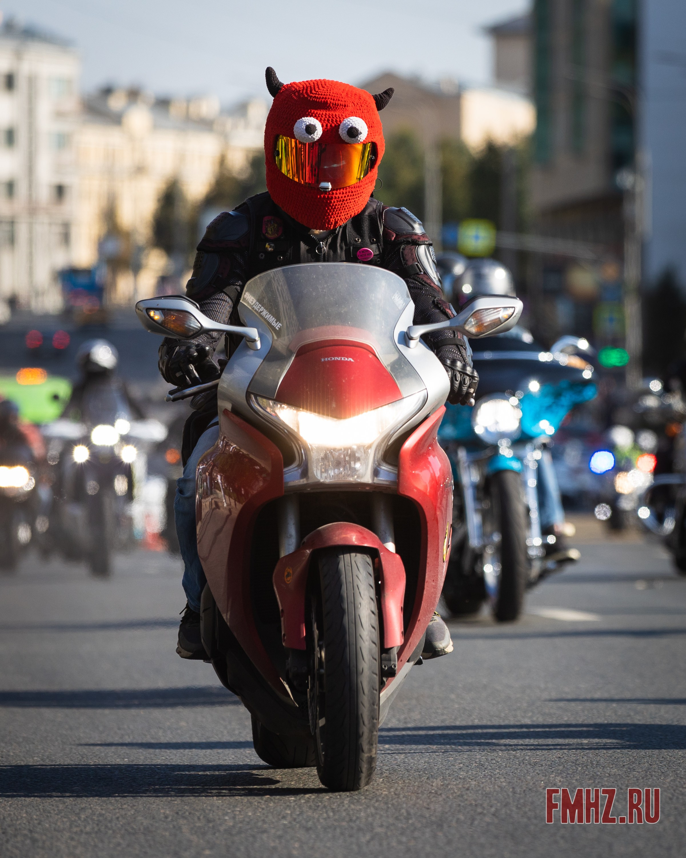 Закрытие Мотосезона 2023 на проспекте Академика Сахарова. Фотограф Владимир Охрименко