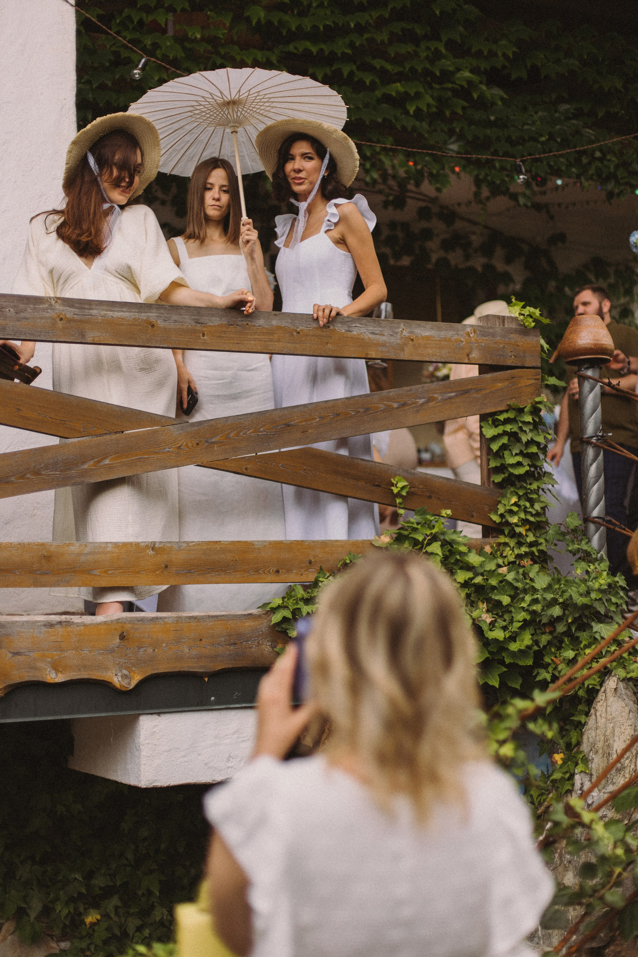 Репортажная фотосессия свадебной вечеринки в Красной поляне. Свадебный, репортажный и портретный фотограф Сочи, Краснодар. Александра Зайцева