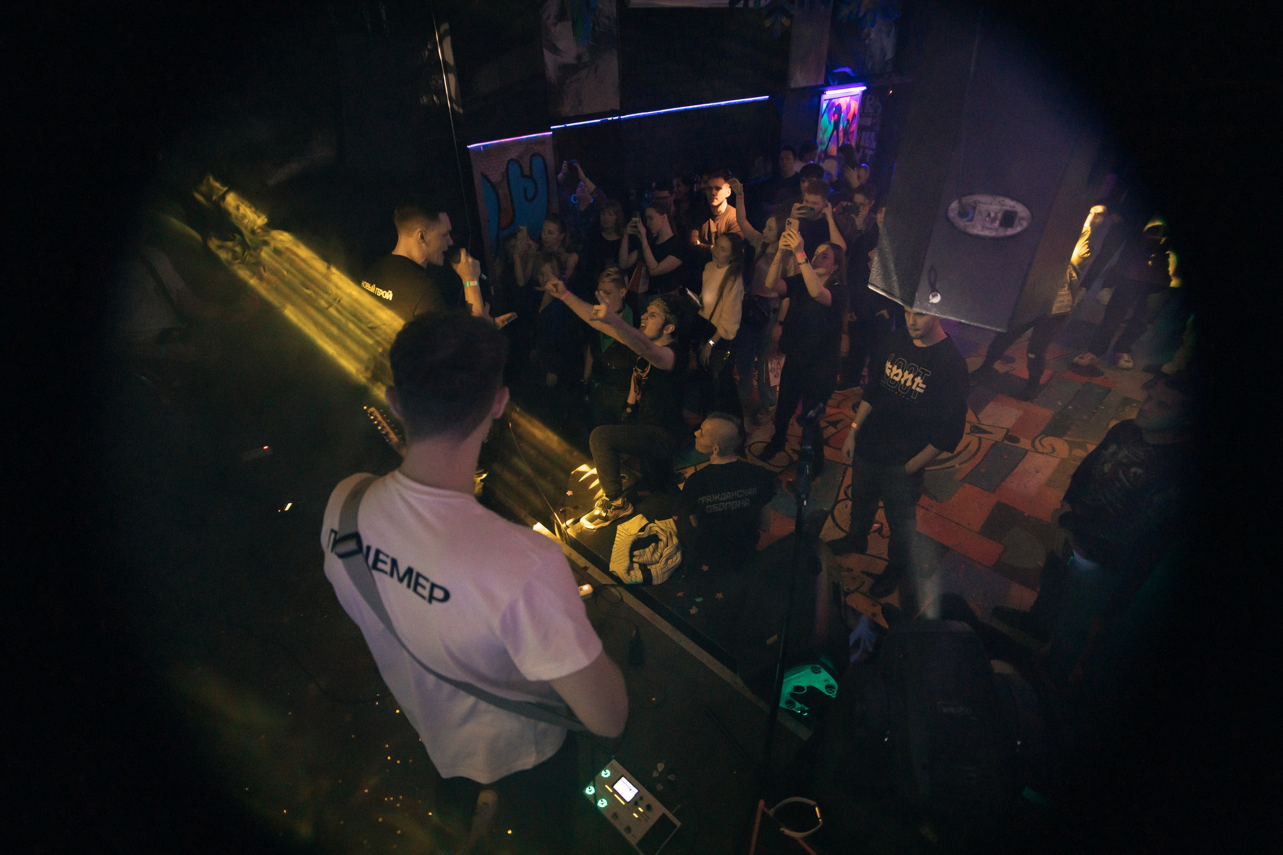 Ex-позиция. Рок-ёлка, клуб-галерея Эрмитаж. 21.12.2024. Фотограф Регина Крикунова г. Красноярск