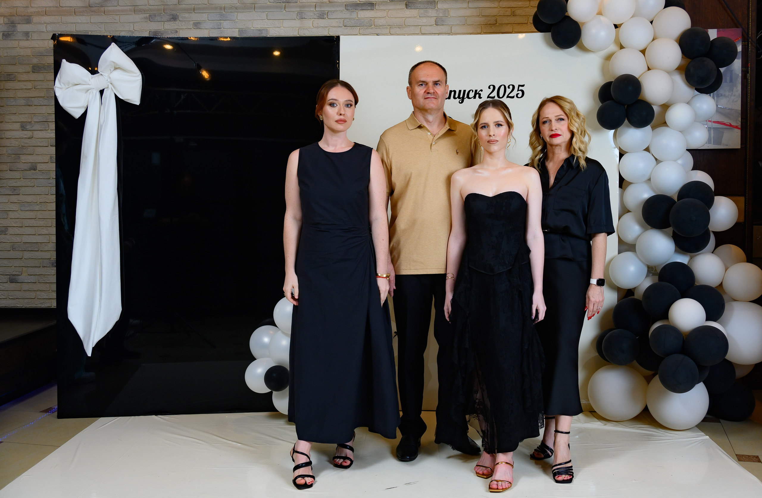 Выпускной 2025 11 кл. Семейный и детский фотограф в Новороссийске Лебедева Елена