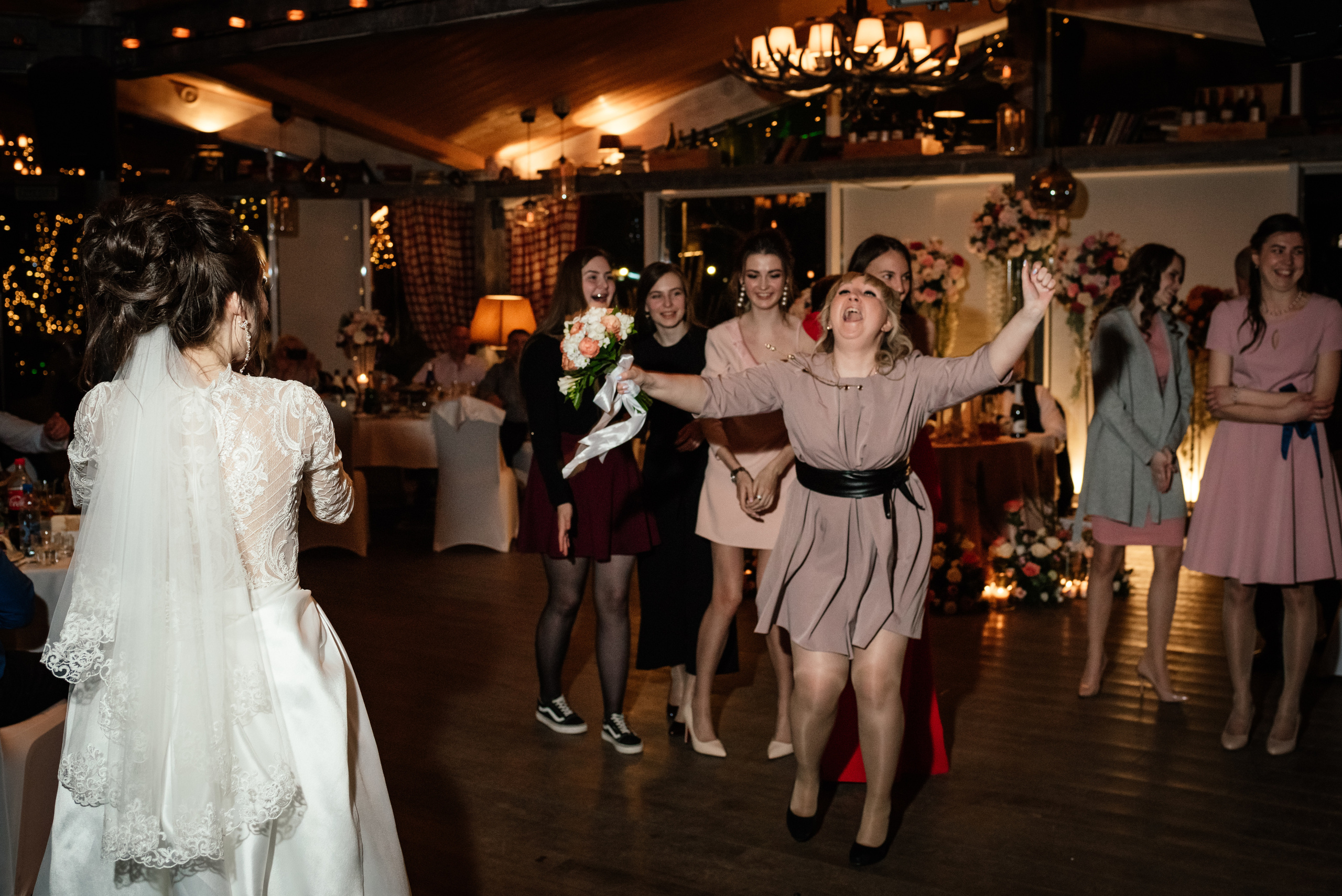 Фотограф на свадьбу. Свадебный, репортажный и семейный фотограф в Москве Арина Зак