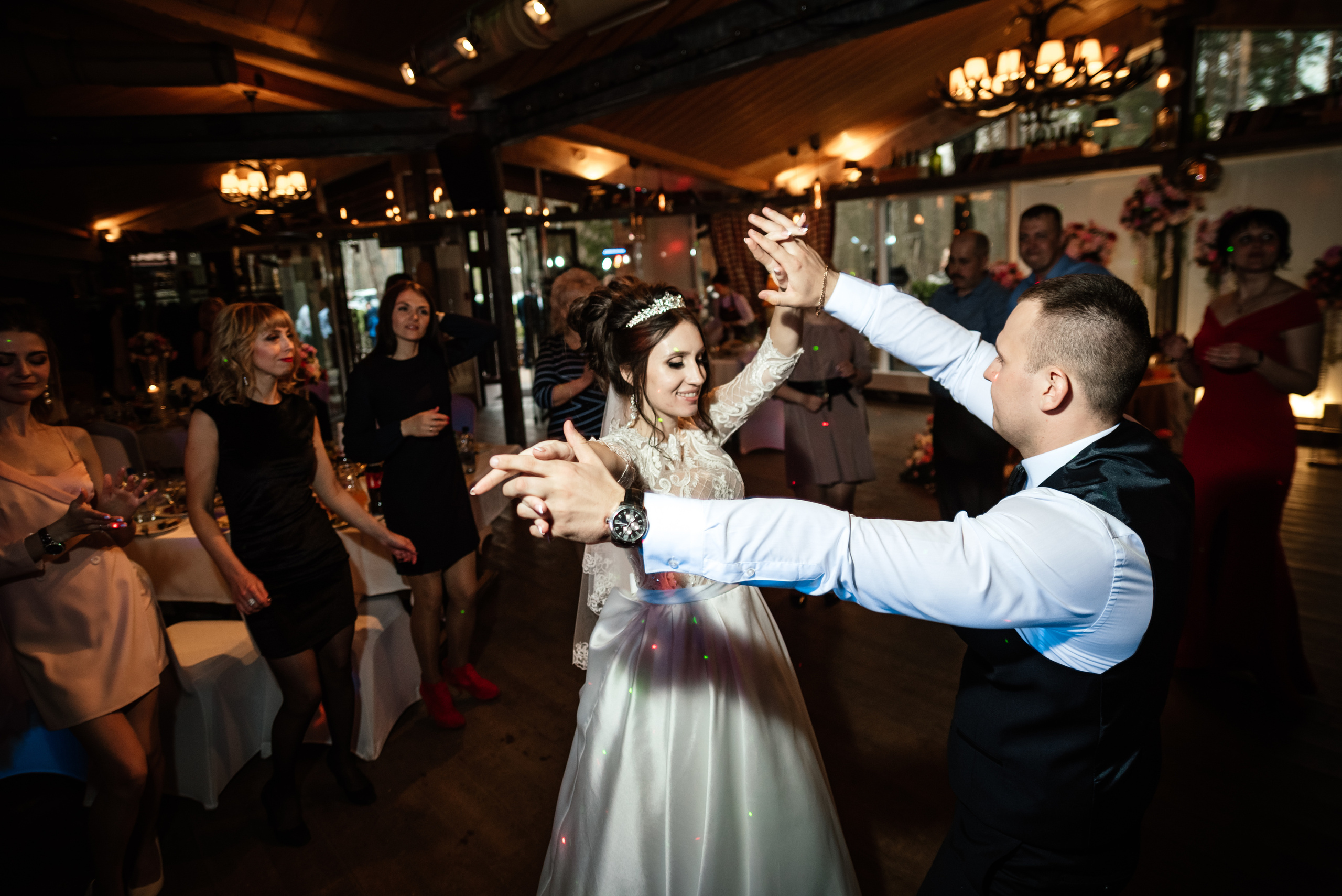 Фотограф на свадьбу. Свадебный, репортажный и семейный фотограф в Москве Арина Зак