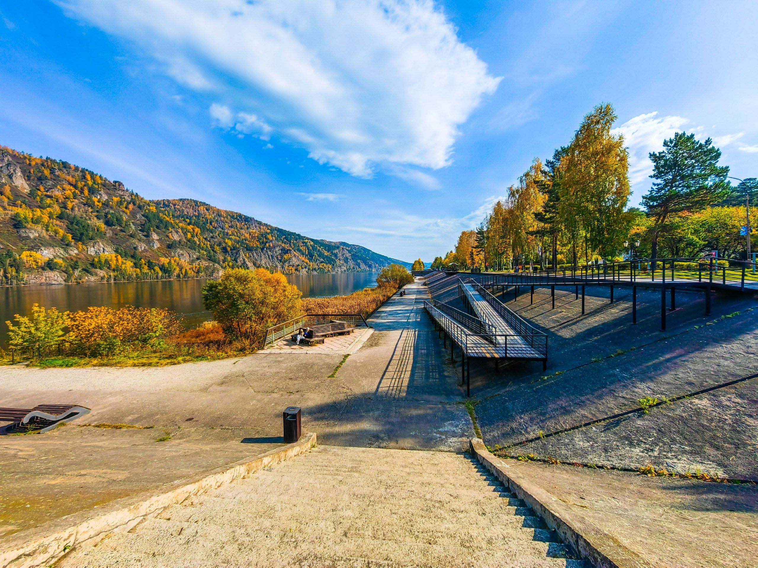 экскурсии Красноярск индивидуальный тур фото интересные места что посмотреть куда сходить что посетить достопримечательности в Красноярске фототур аренда кабриолета микроавтобуса трансфер  цена заказать экскурсию программа маршрут смотровые площадки видовые красивые места Национальный парк заповедник Столбы Дивногорск Красноярская ГЭС путешествие туристический маршрут фотосессия фотограф Красноярск