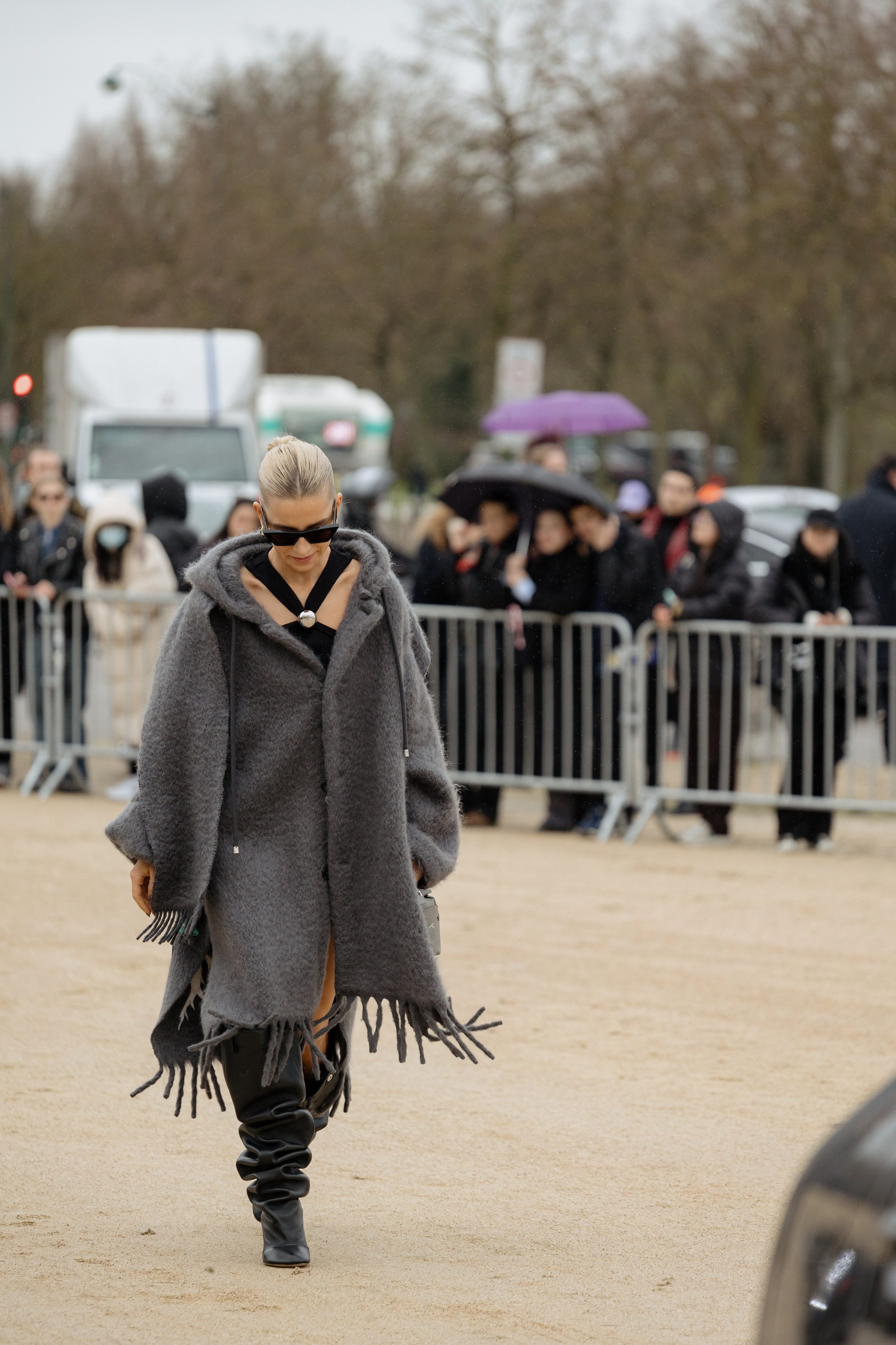 LOEWE PFW WOMENSWEAR FALL-WINTER 24/25. Photographer in Milan Ivan Goncharov