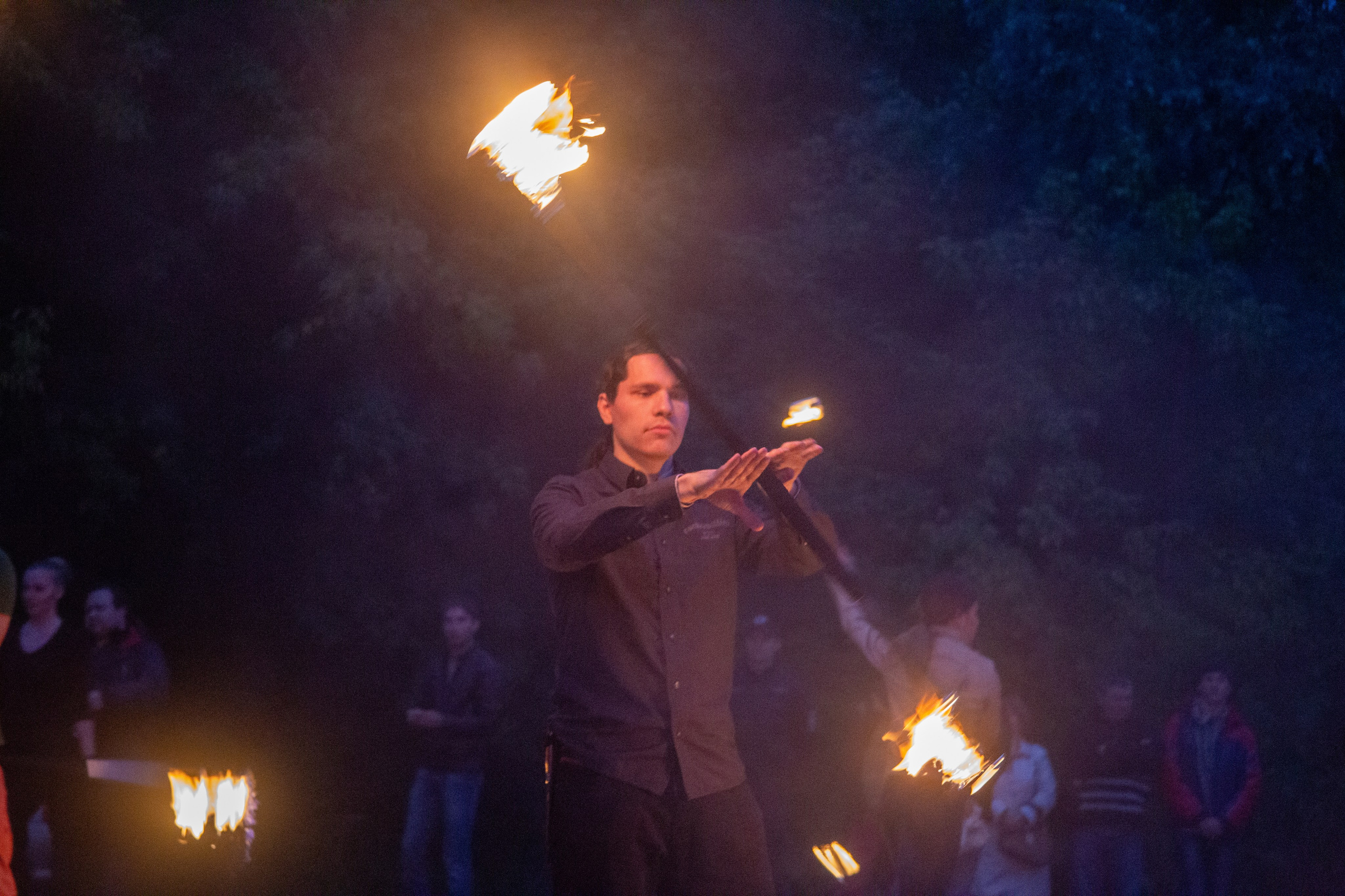 Огненное шоу в Перми. Фотограф Никита Попов. Фотограф Пермь. Фотосессия в фотостудии Перми и на свежем воздухе