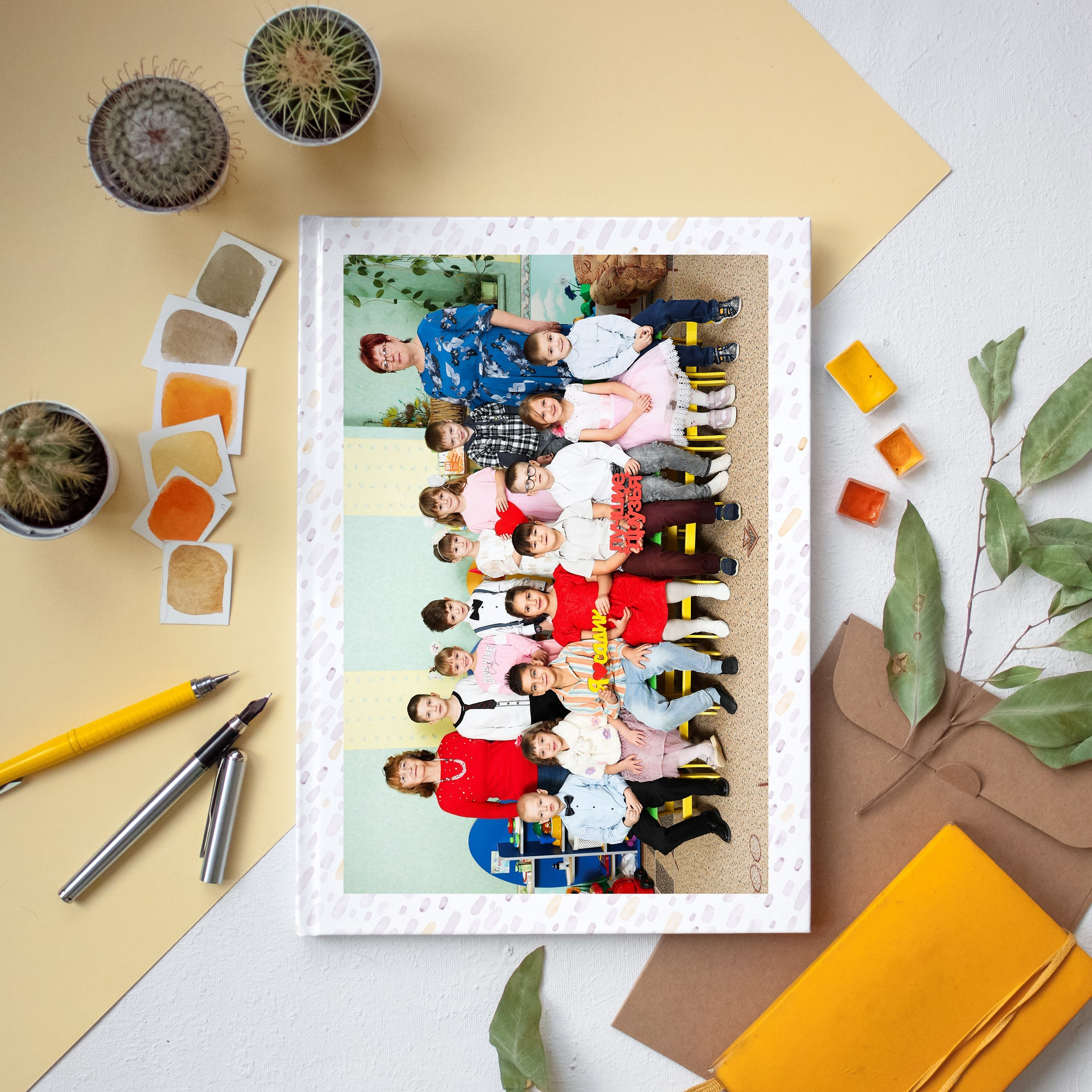 Небольшой выпускной альбом для детского сада на 2 разворота