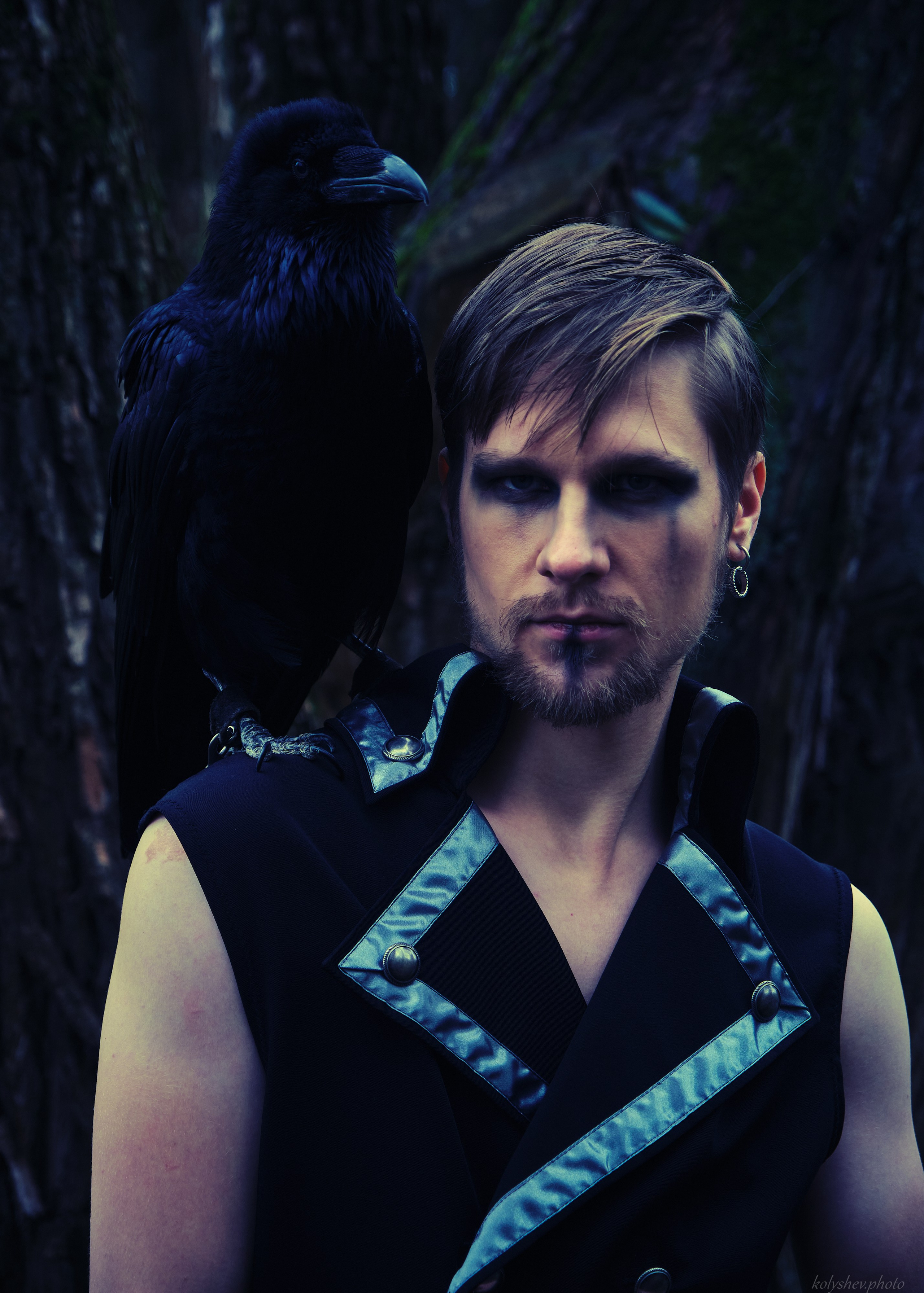 Фотосессия с вороном в парке. Портретный фотограф на новый год в Москве Виктория Колышева