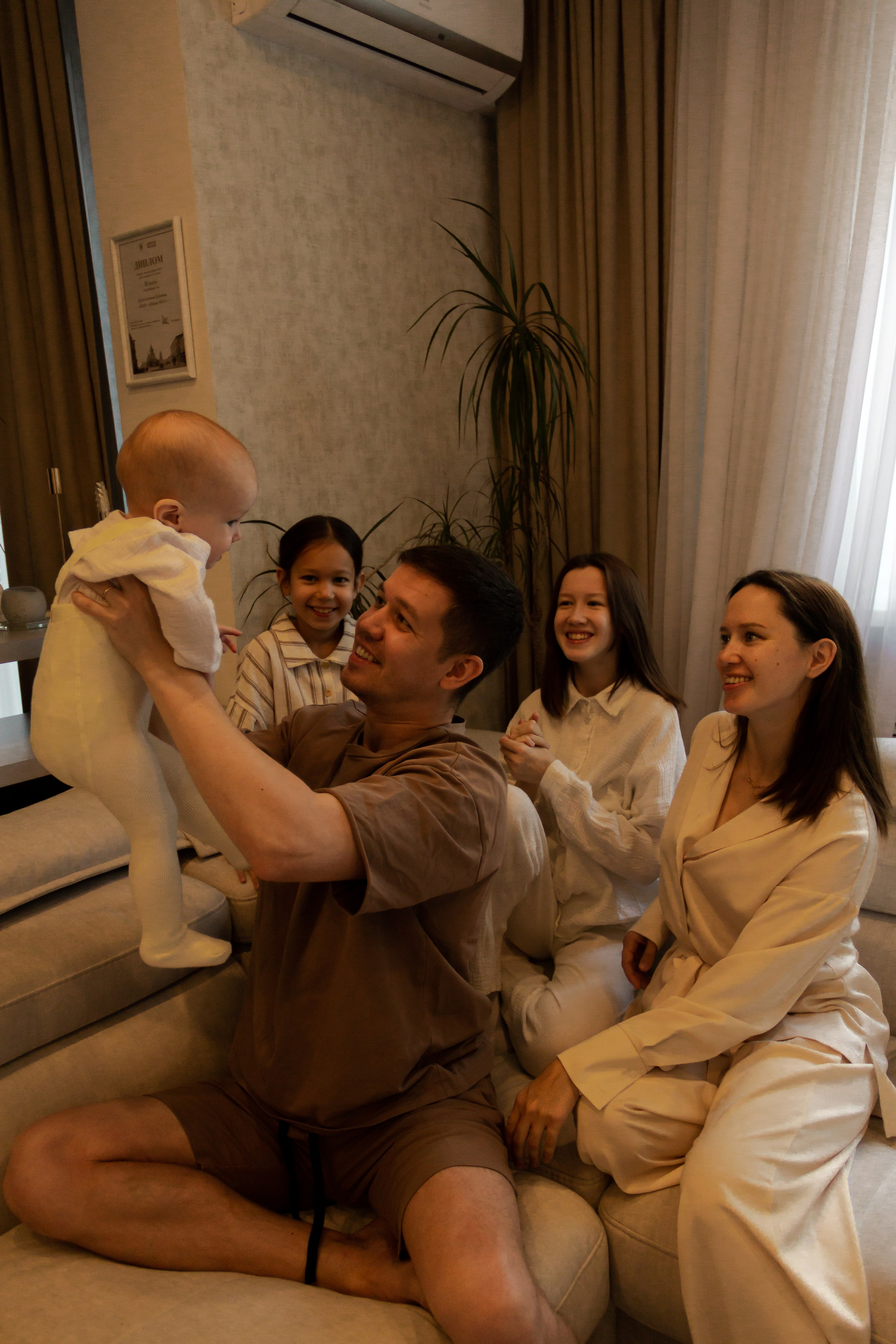 Рустам\Нурсина\Нурияна\Зарина\Сармат