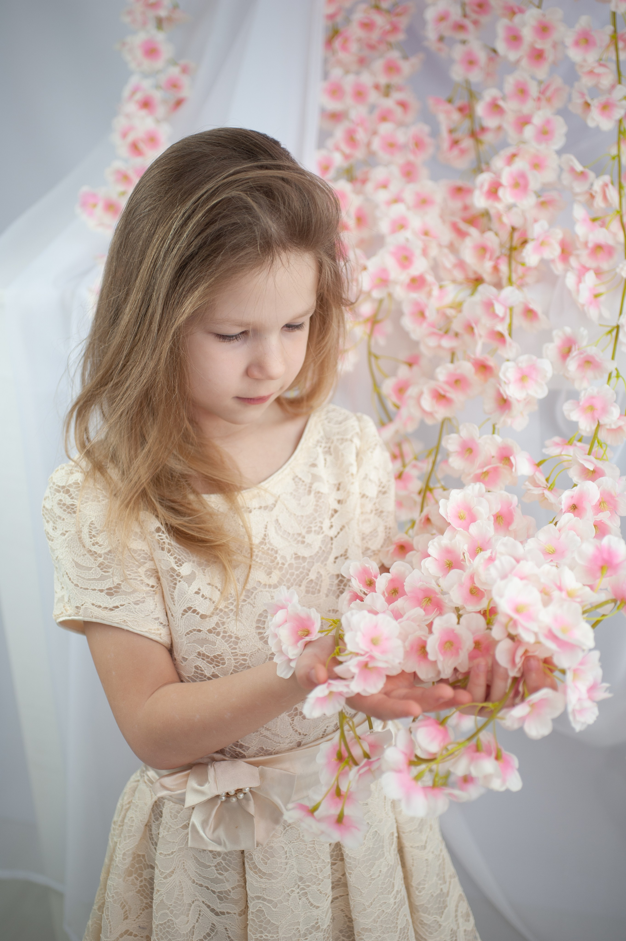 Фото на моделях. Предметный фотограф для маркетплейсов в Раменском