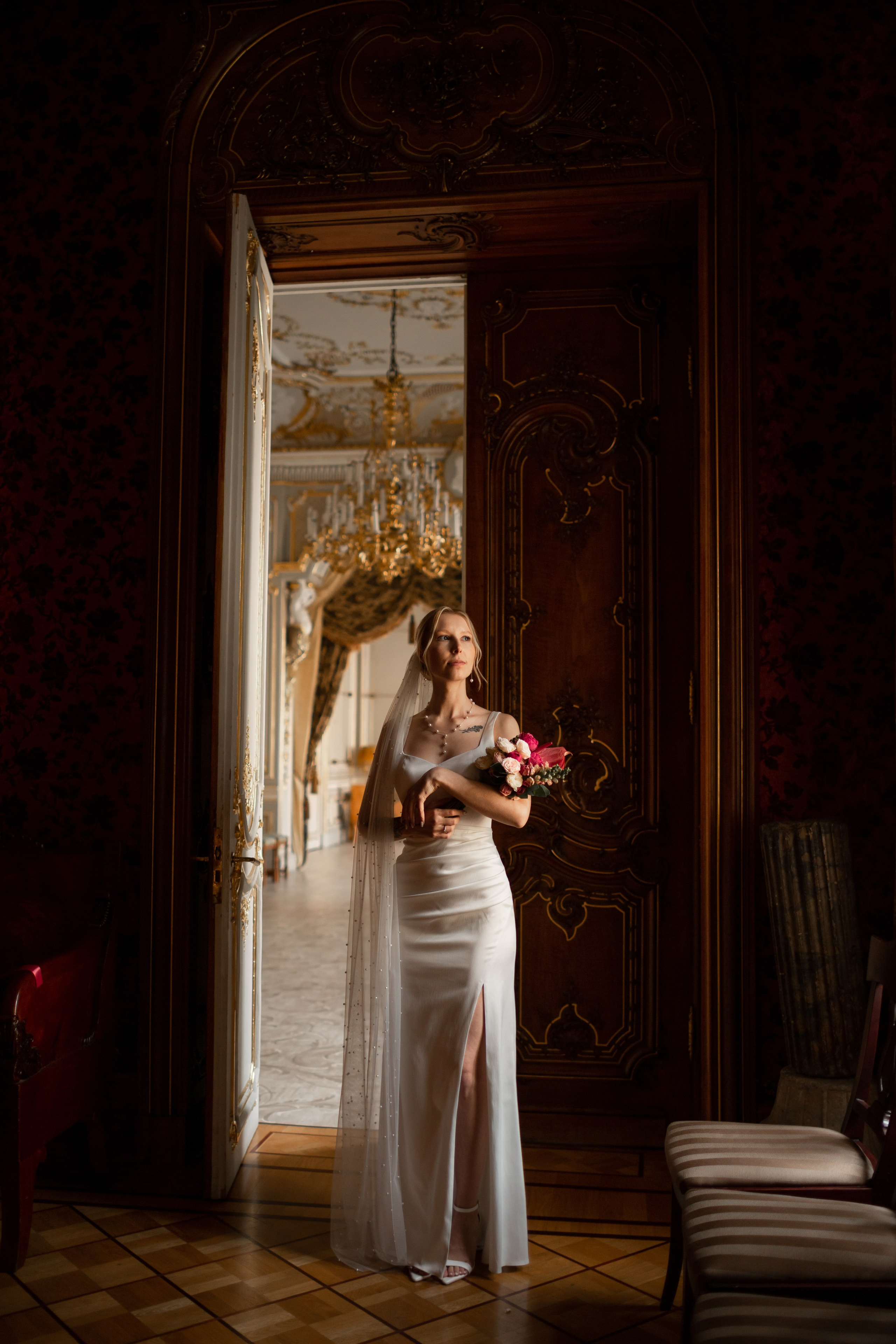 Свадебная фотосессия во дворцах Петербурга. Свадебный фотограф Кирилл Белый