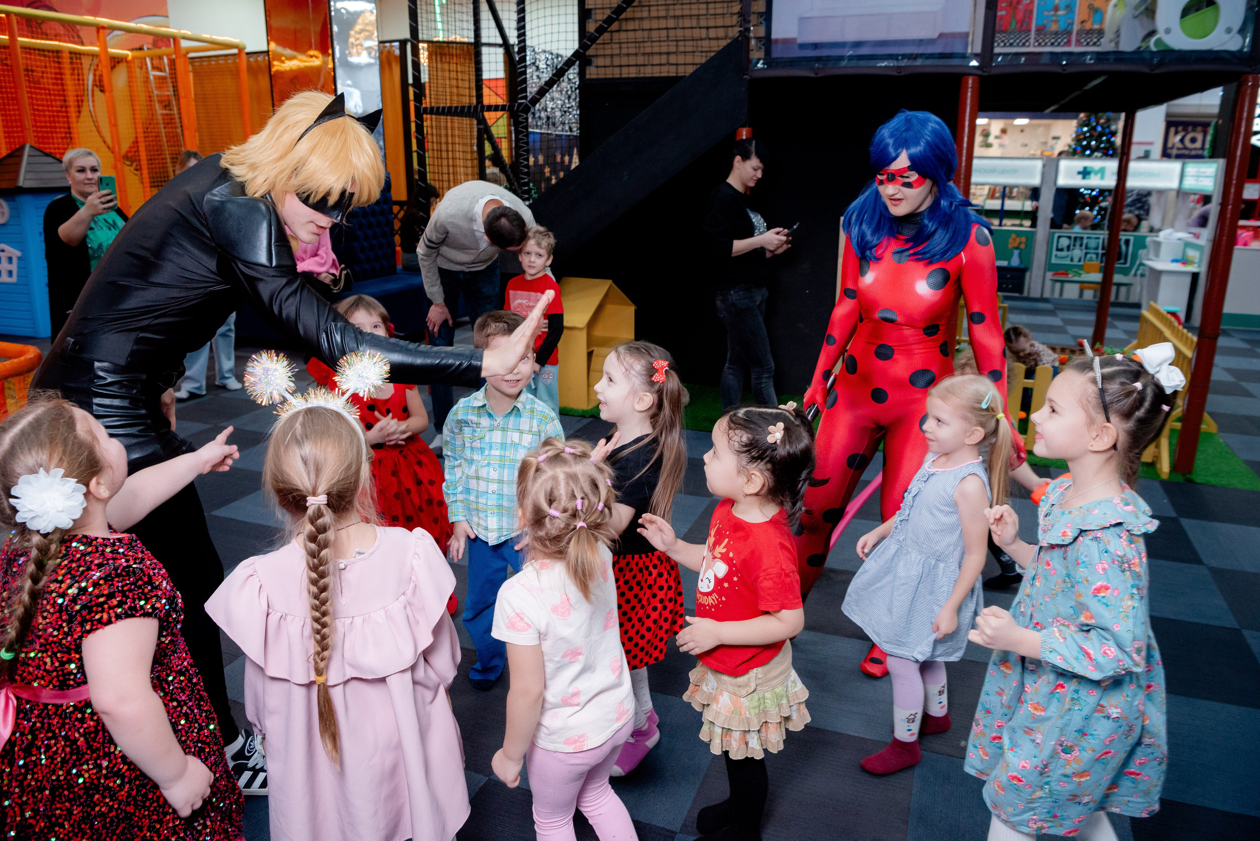 ДР в Локо Мотив Аниматоры Леди Баг. Фотограф в Волгограде и Волжском Александр Горбань