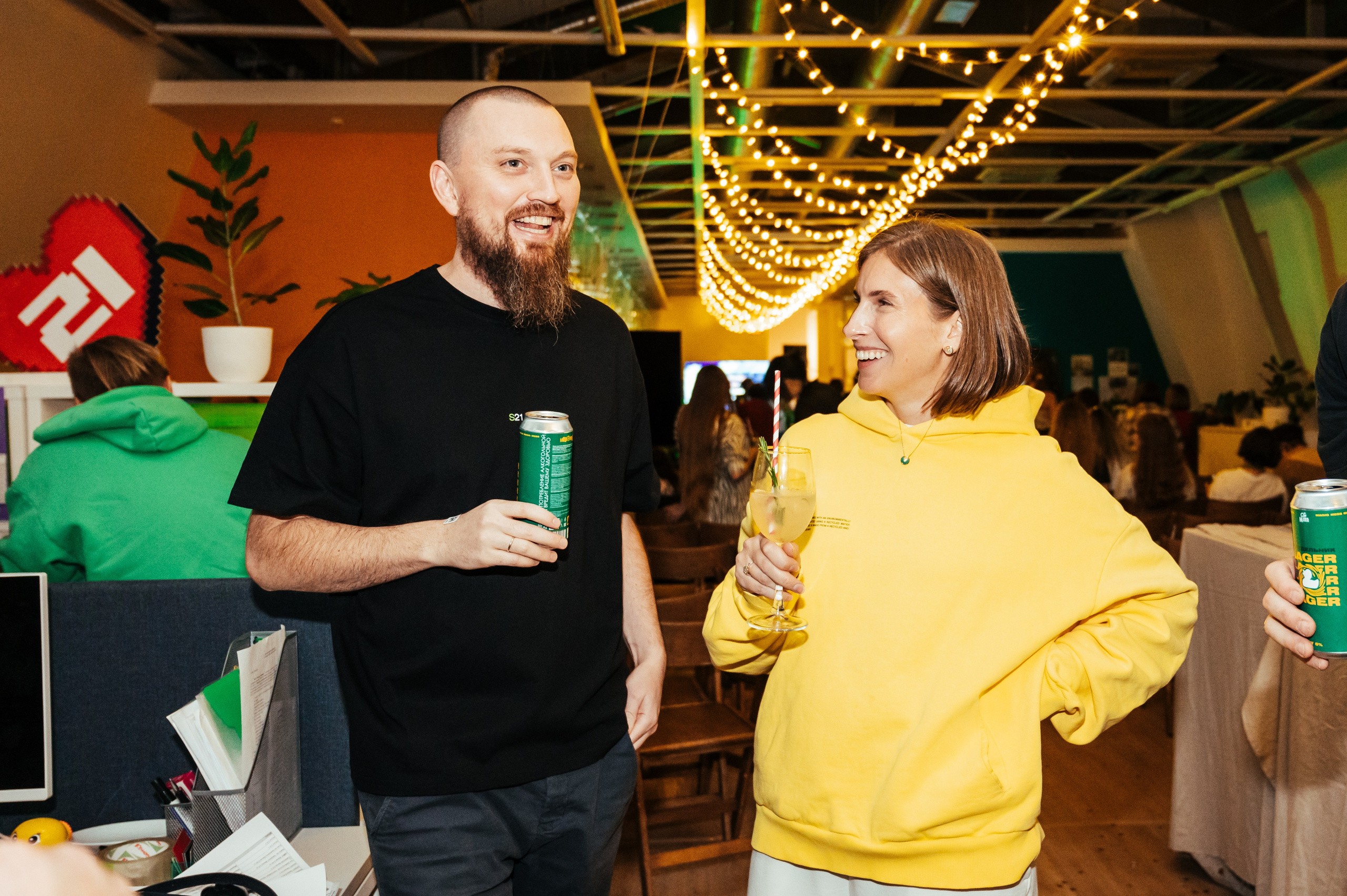 Фотосъёмка корпоратива в офисе в Санкт-Петербурге. Анастасия Петрович фотограф, фотокорреспондент в Москве и Санкт-Петербурге. Фотосъёмка репортажа, мероприятия, корпоративная съёмка, контент